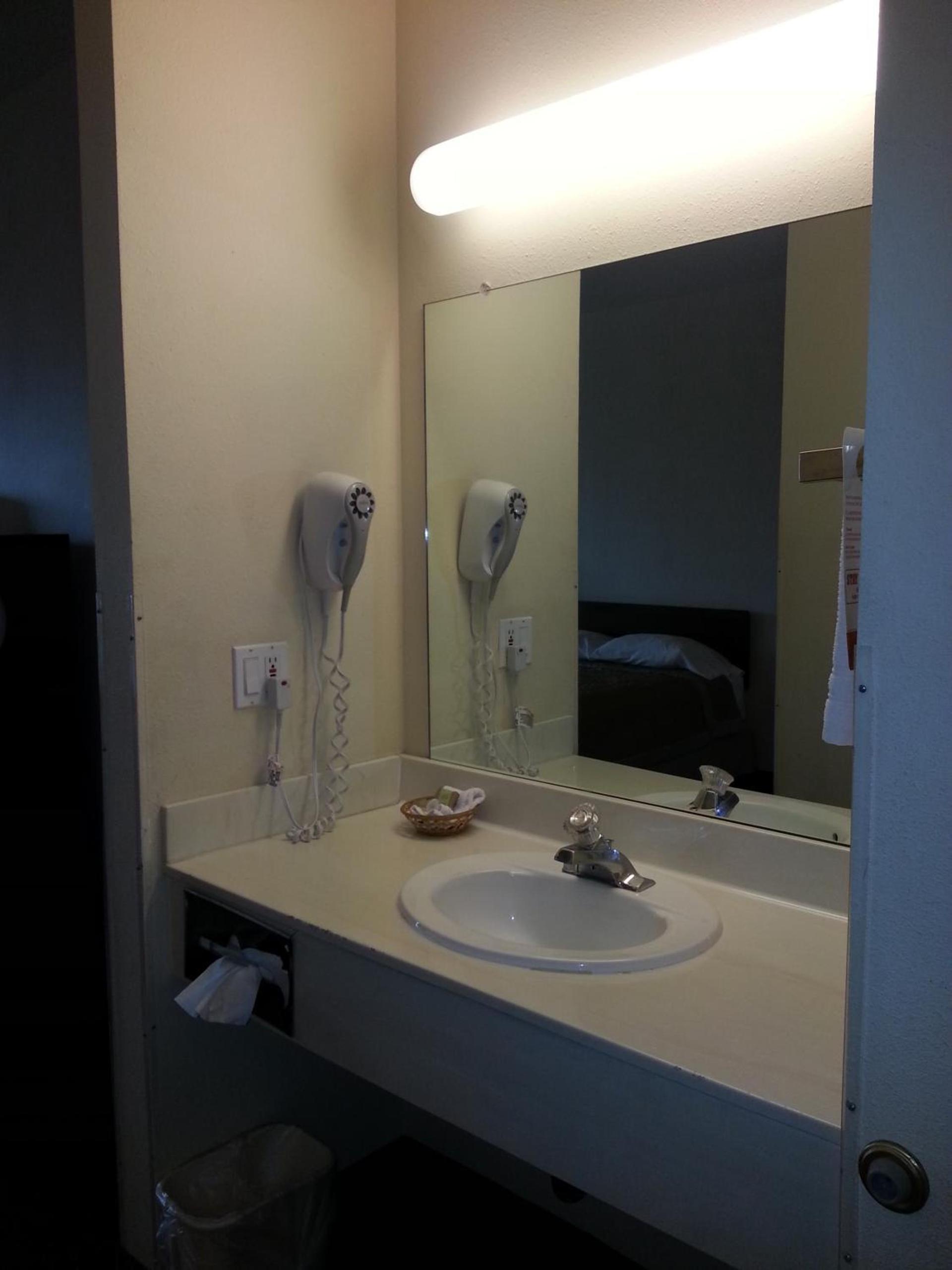 Super 8 by Wyndham Page/Lake Powell photo 42