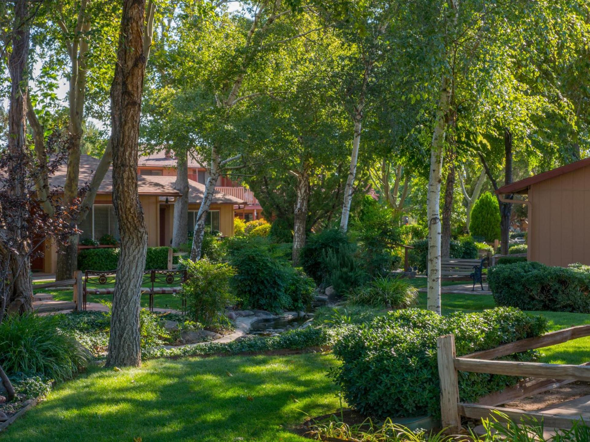 Sky Ranch Lodge photo 27