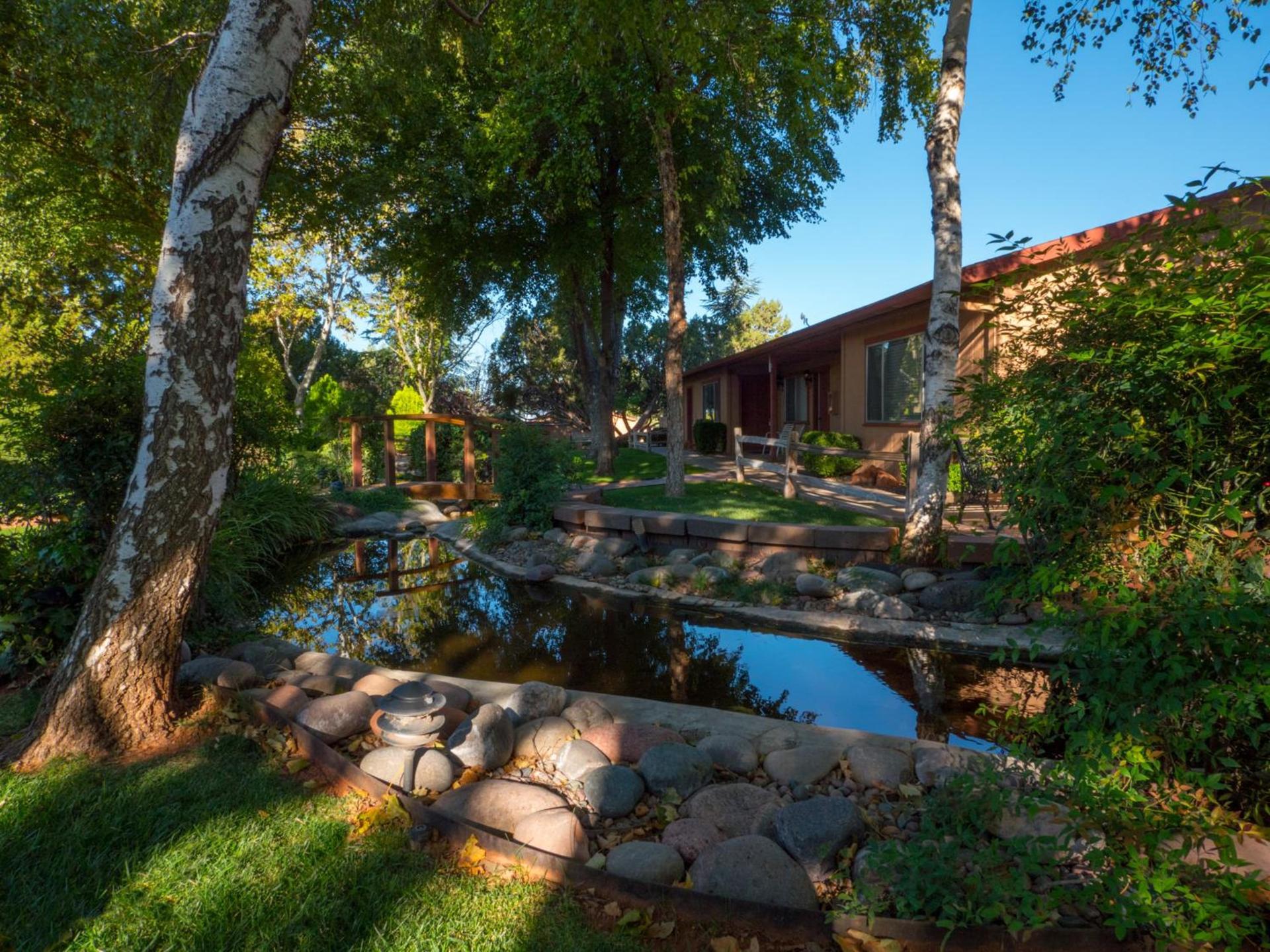 Sky Ranch Lodge photo 35