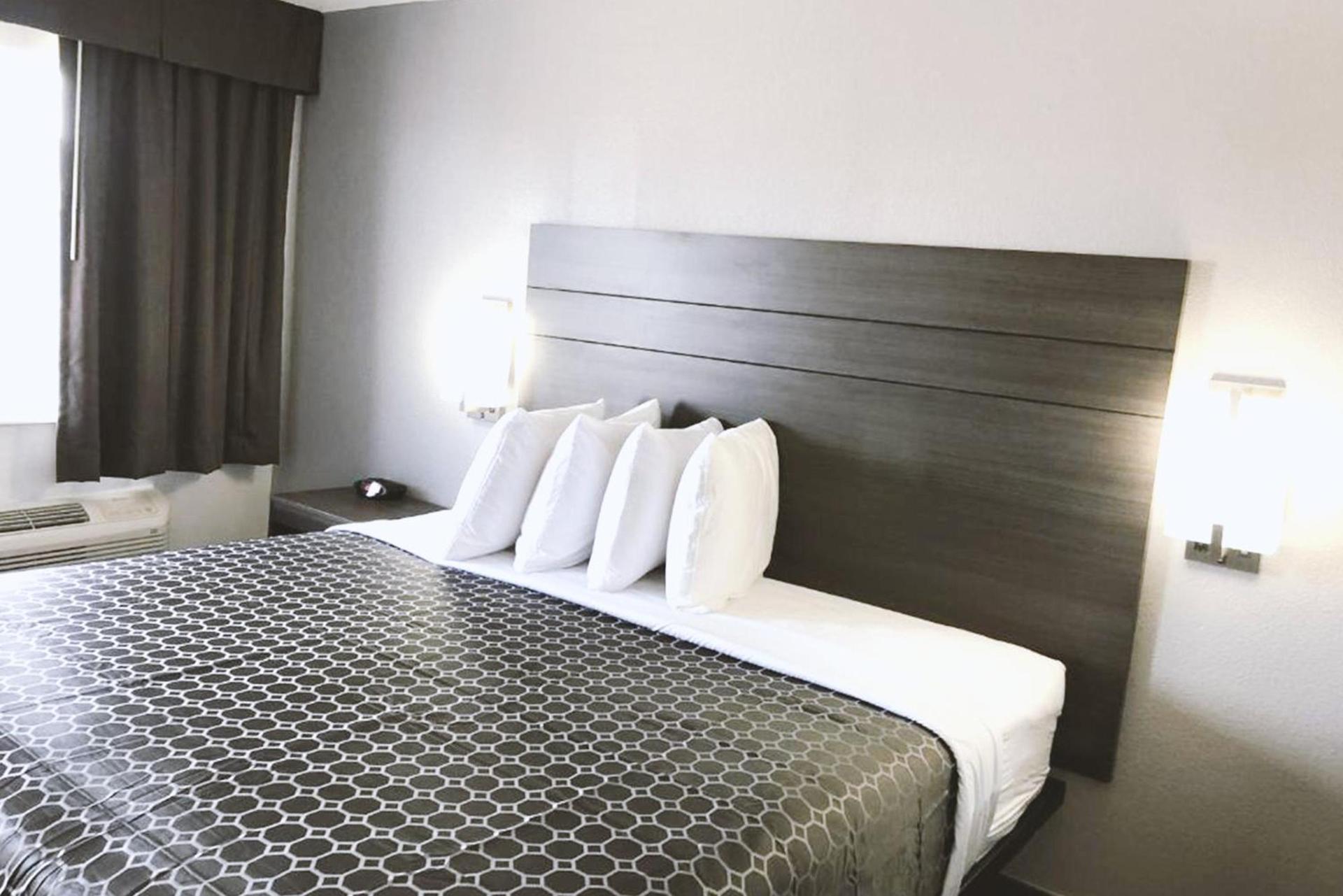 Americas Best Value Inn & Suites San Antonio Arena District photo 20