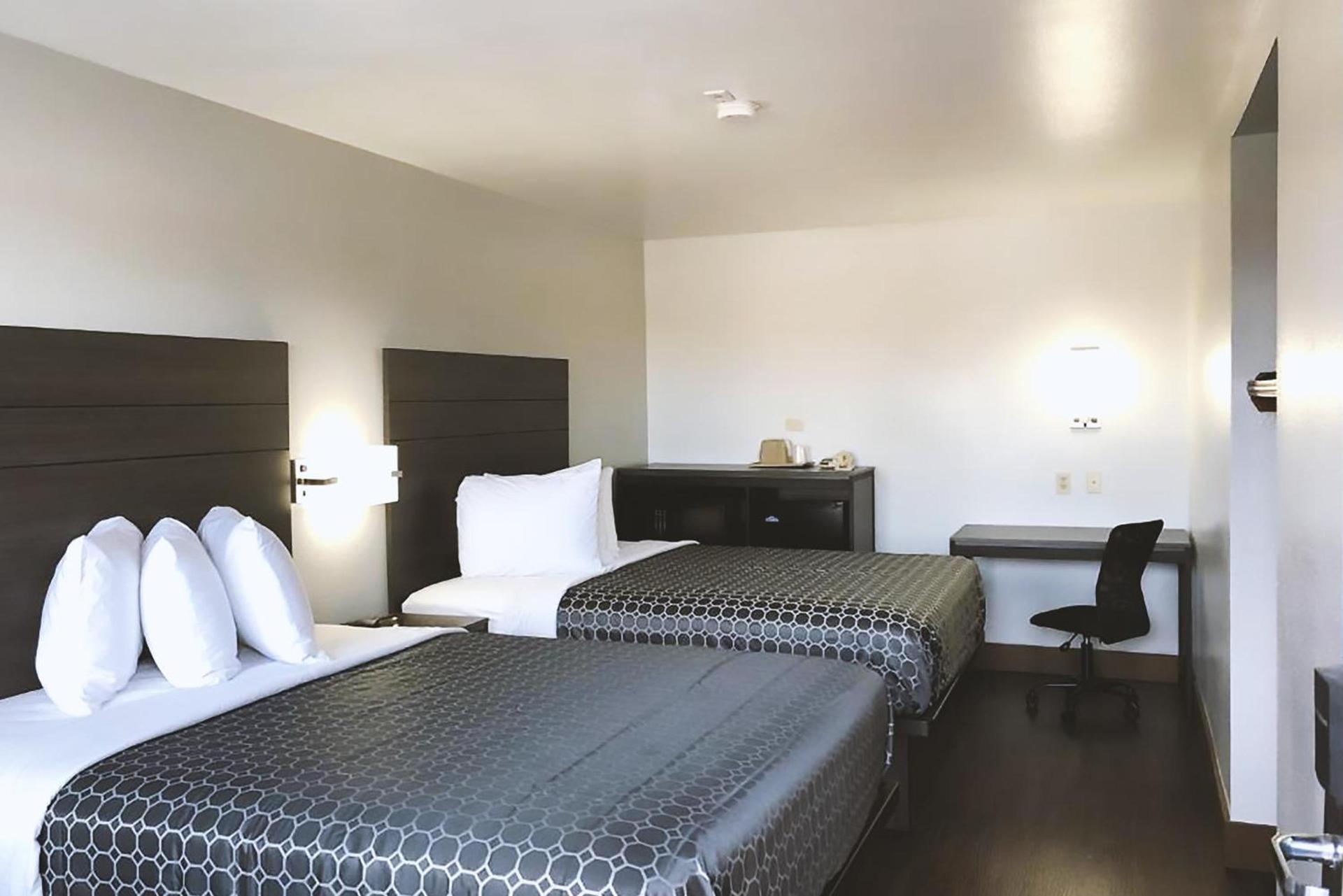Americas Best Value Inn & Suites San Antonio Arena District photo 11