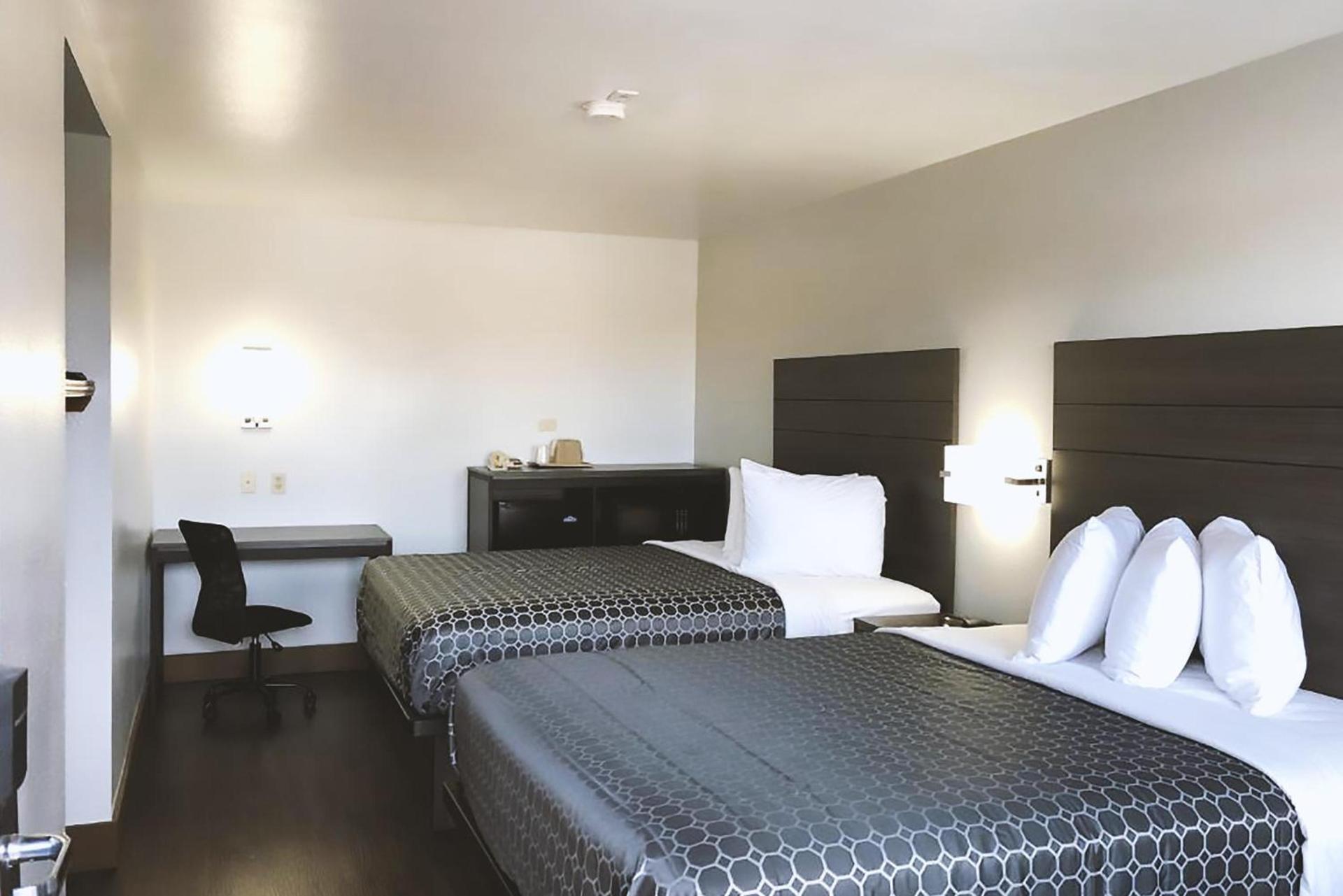 Americas Best Value Inn & Suites San Antonio Arena District photo 8