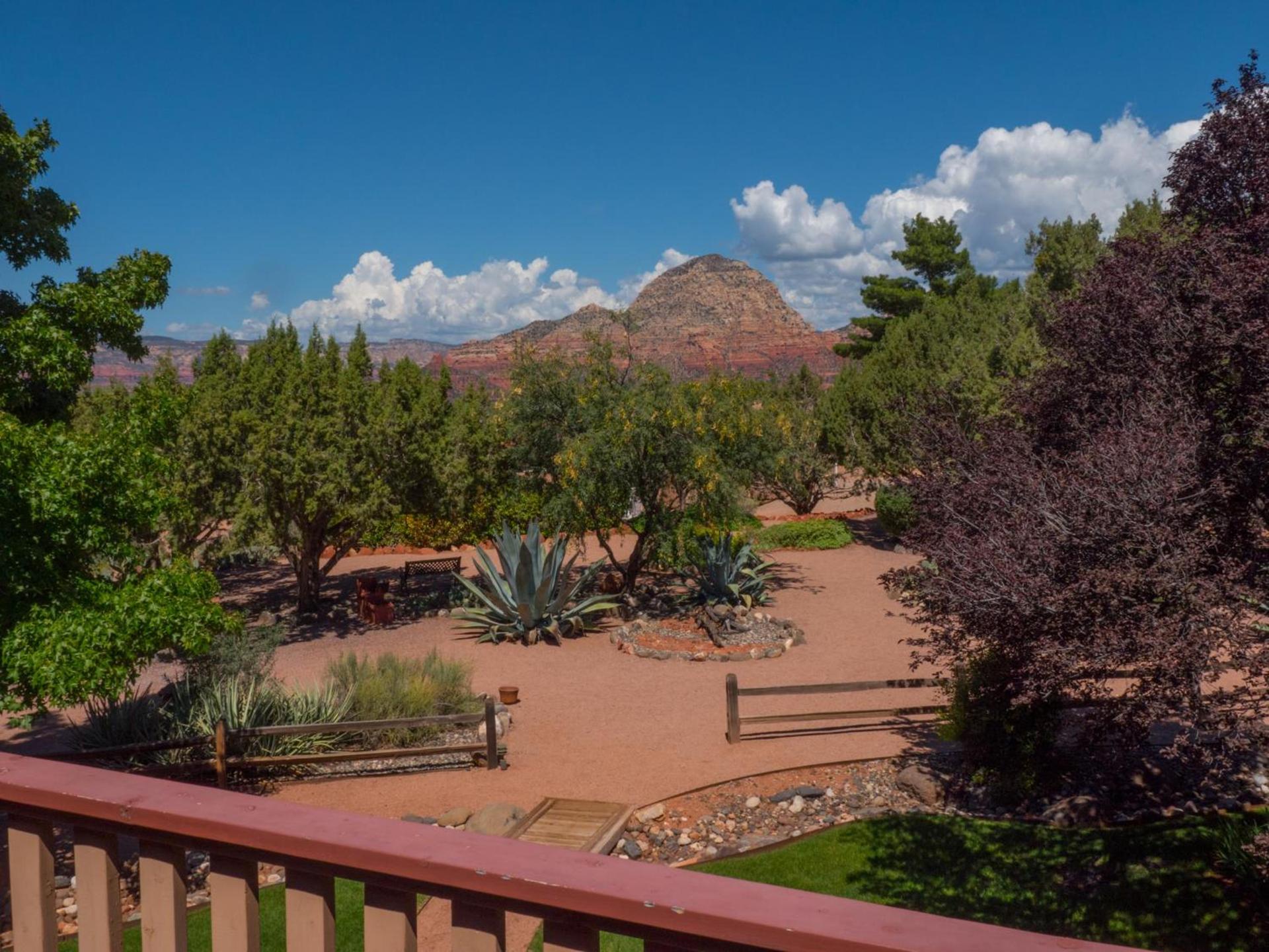 Sky Ranch Lodge photo 49