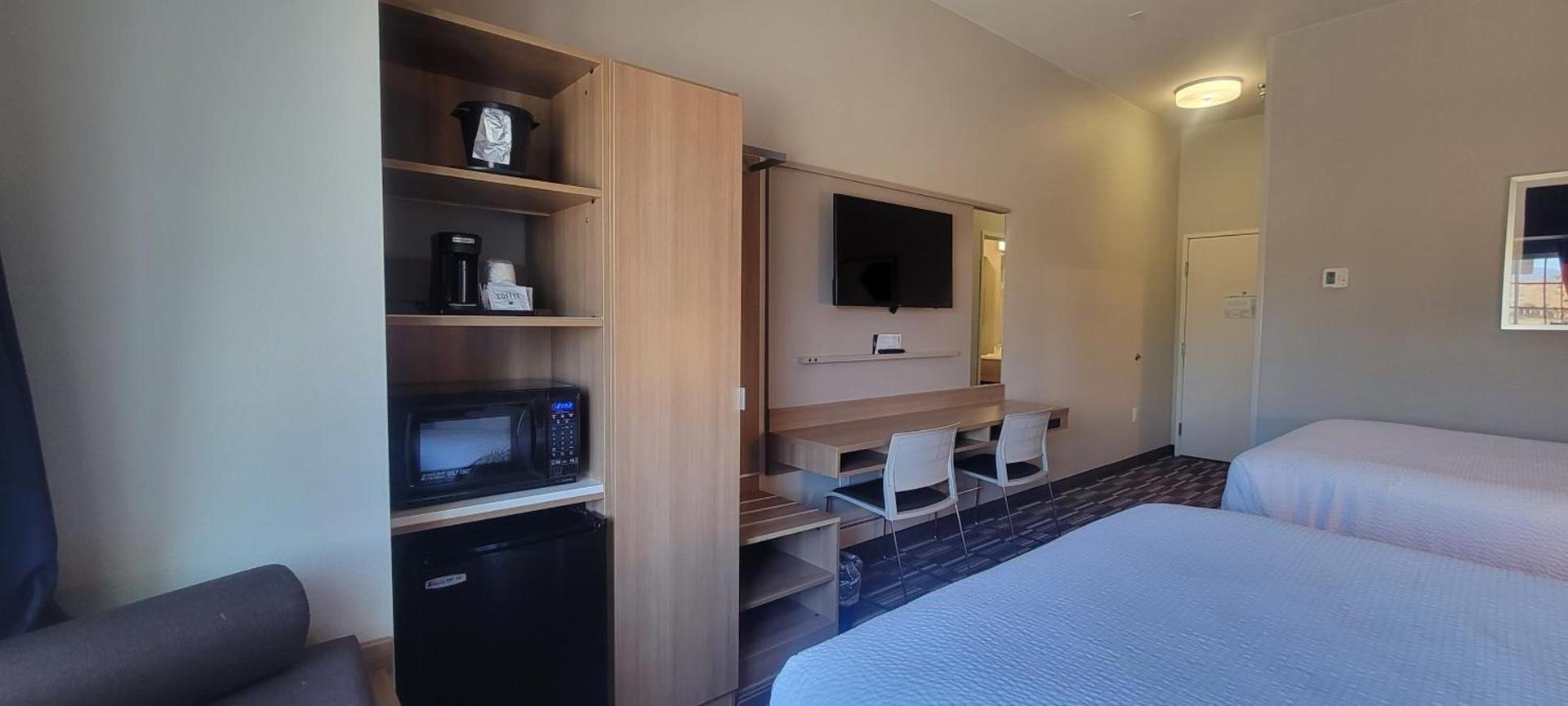 Microtel Inn & Suites by Wyndham Fountain Fort Carson photo 22