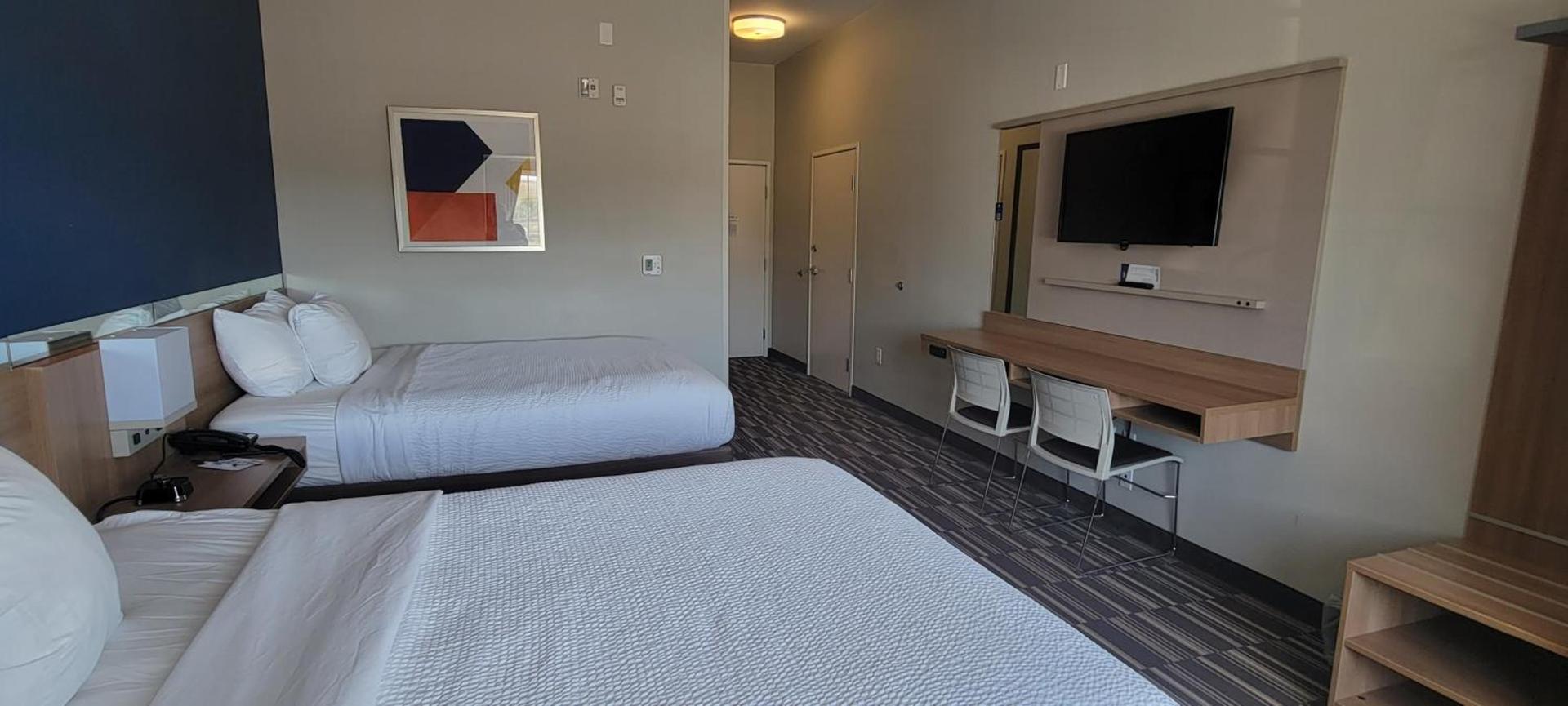 Microtel Inn & Suites by Wyndham Fountain Fort Carson photo 27