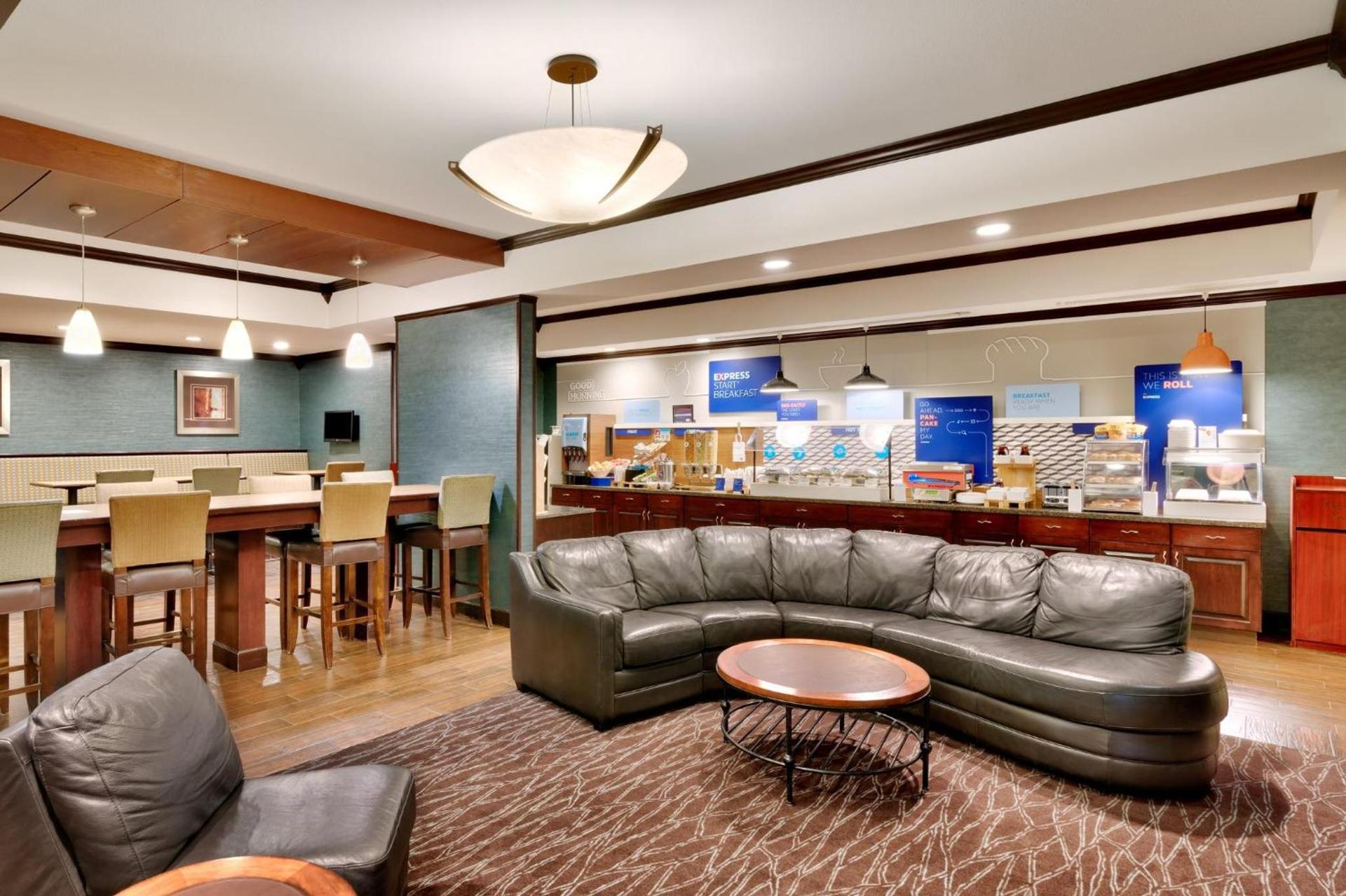 Holiday Inn Express Hotel & Suites Butte by IHG photo 27