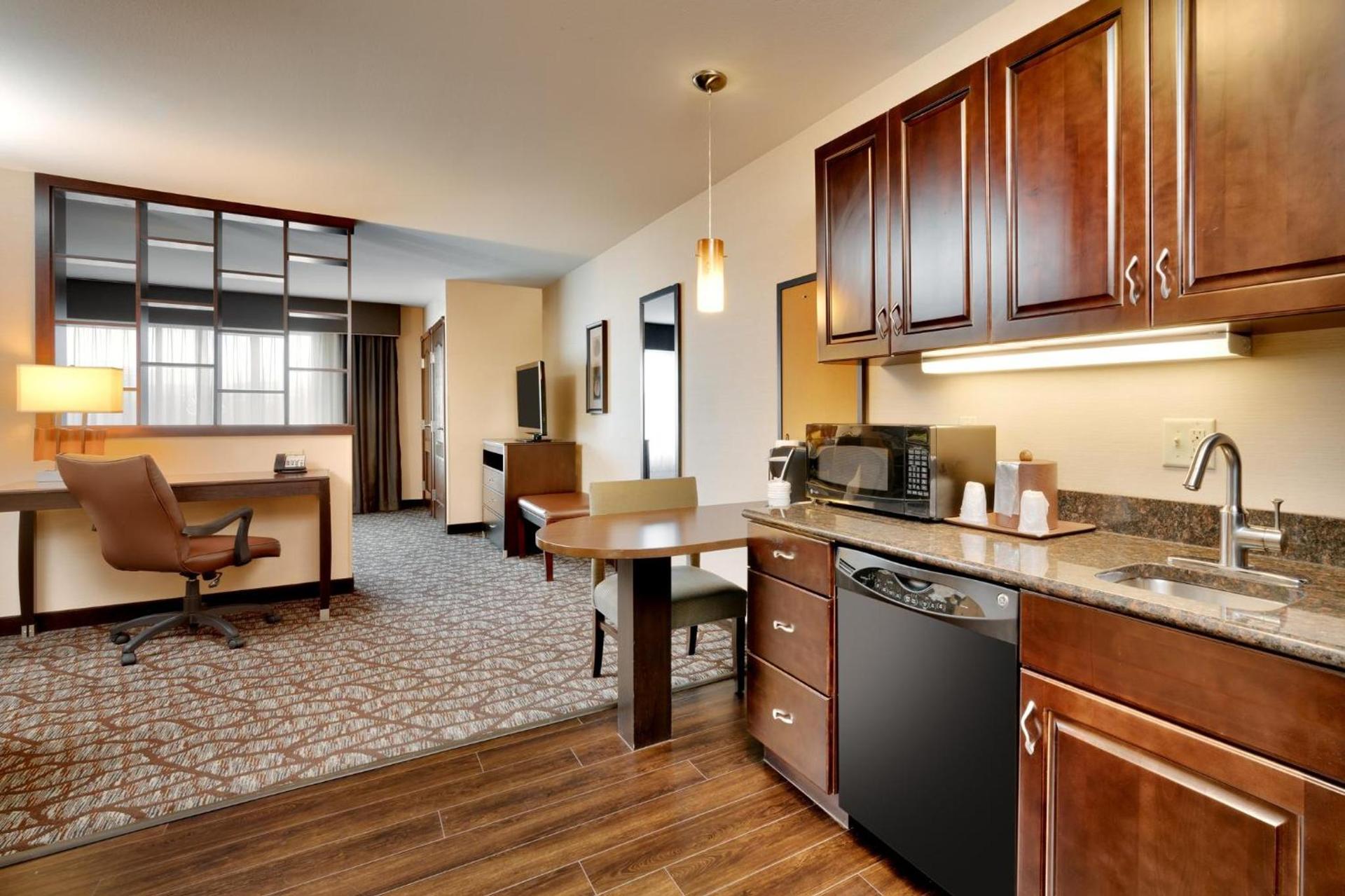 Holiday Inn Express Hotel & Suites Butte by IHG photo 13
