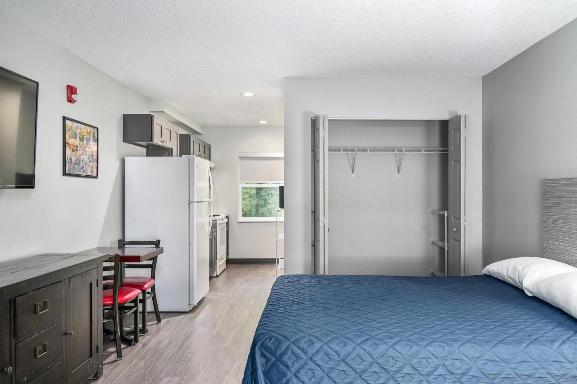 Baymont by Wyndham Ocala Suites photo 20
