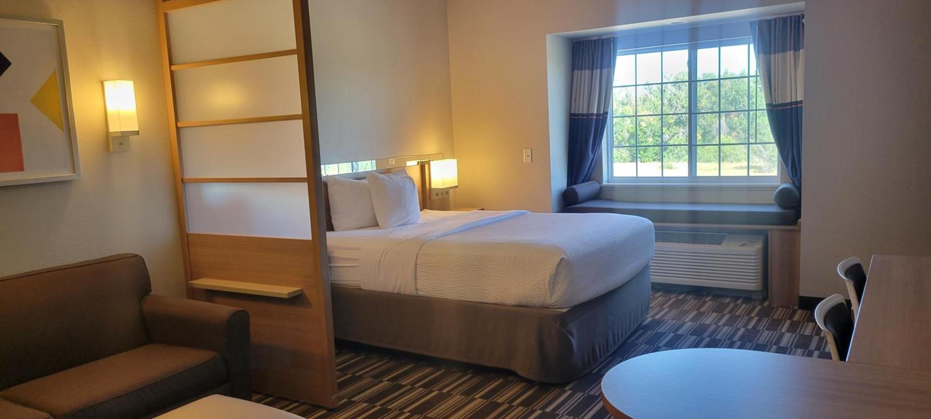 Microtel Inn & Suites by Wyndham Fountain Fort Carson photo 33