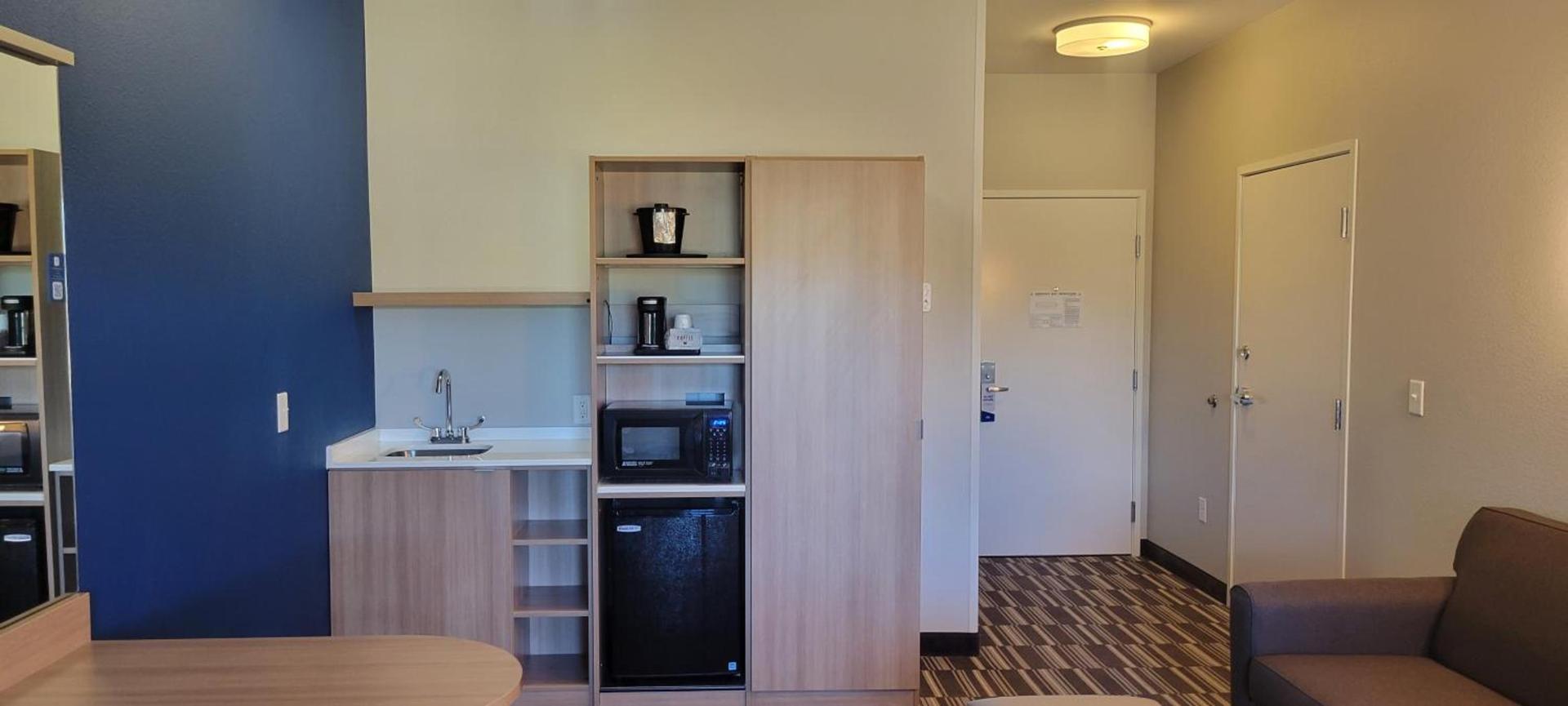 Microtel Inn & Suites by Wyndham Fountain Fort Carson photo 31
