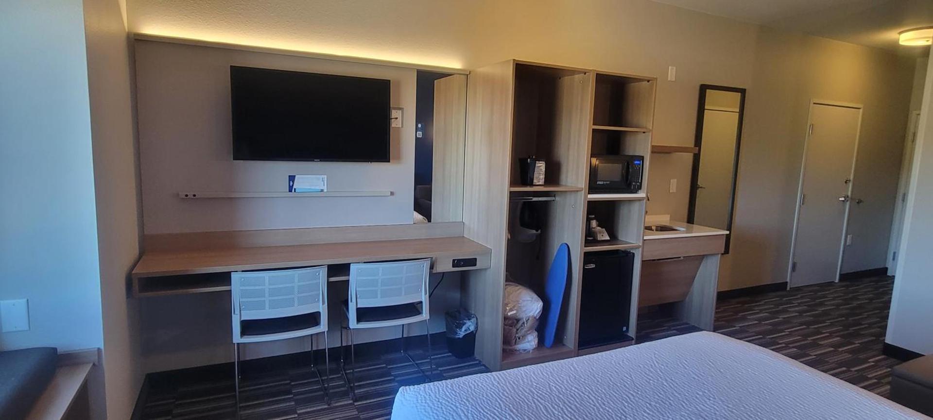 Microtel Inn & Suites by Wyndham Fountain Fort Carson photo 36