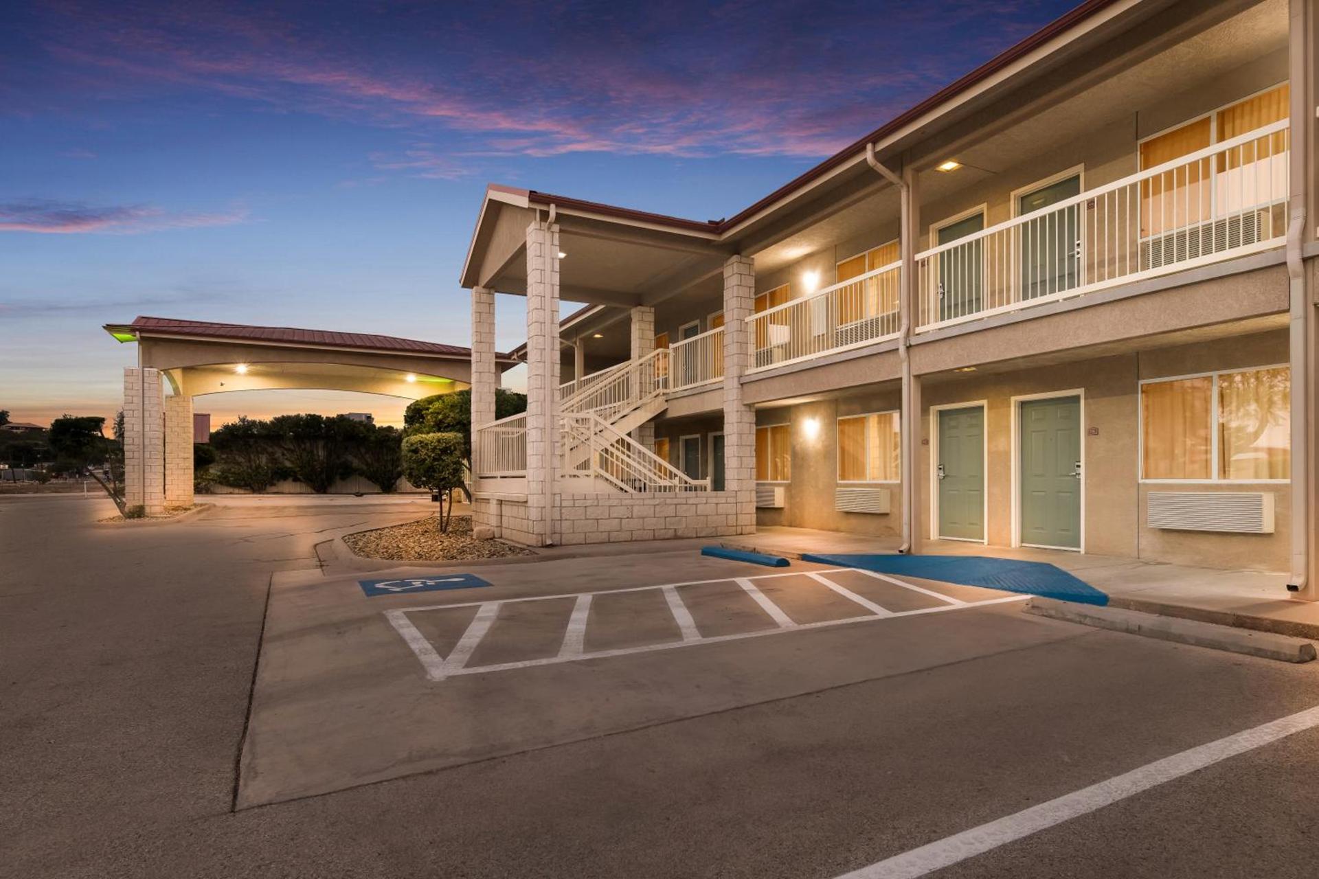 Quality Inn Sonora TX photo 41