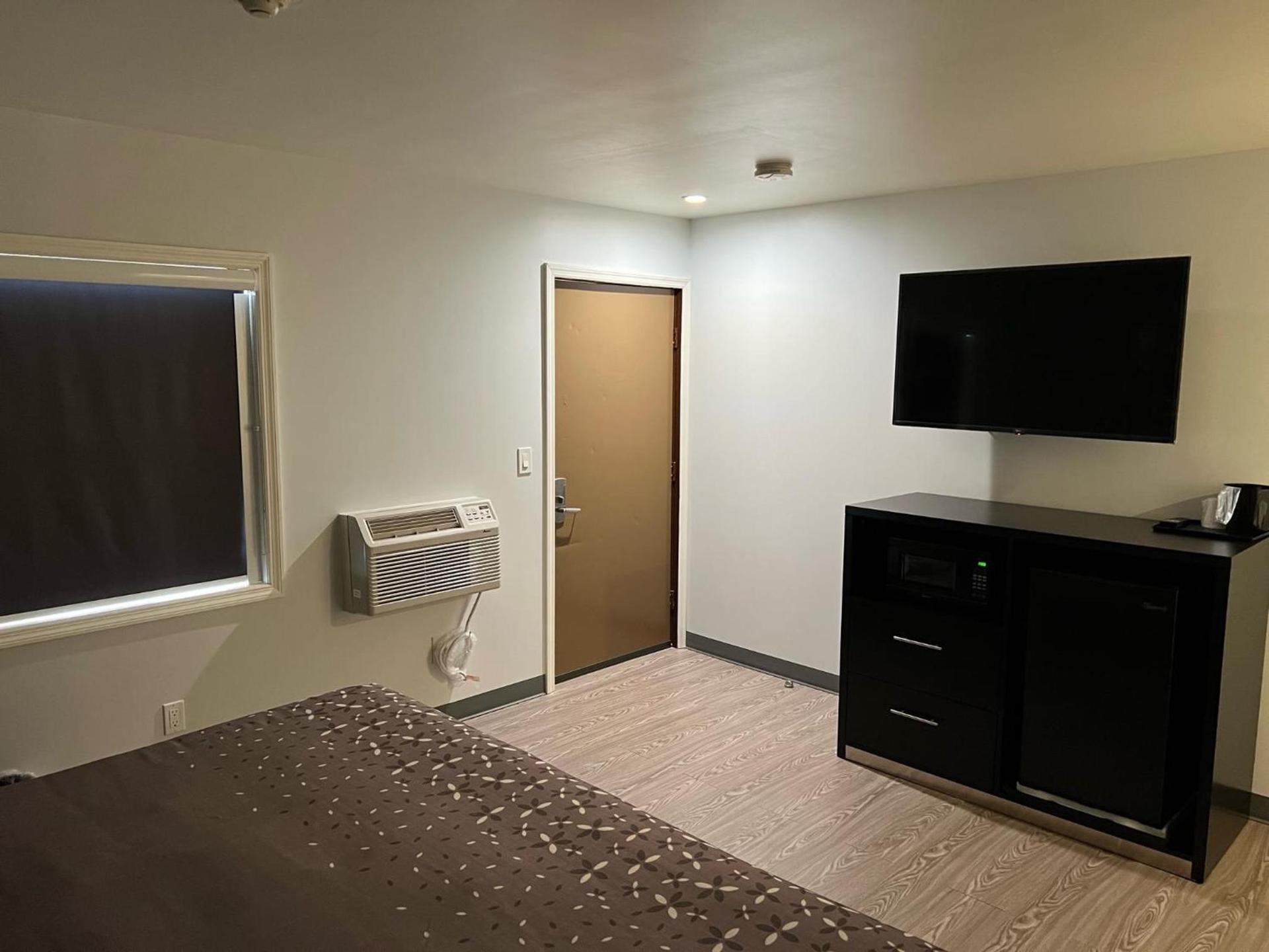 112 Motel photo 16