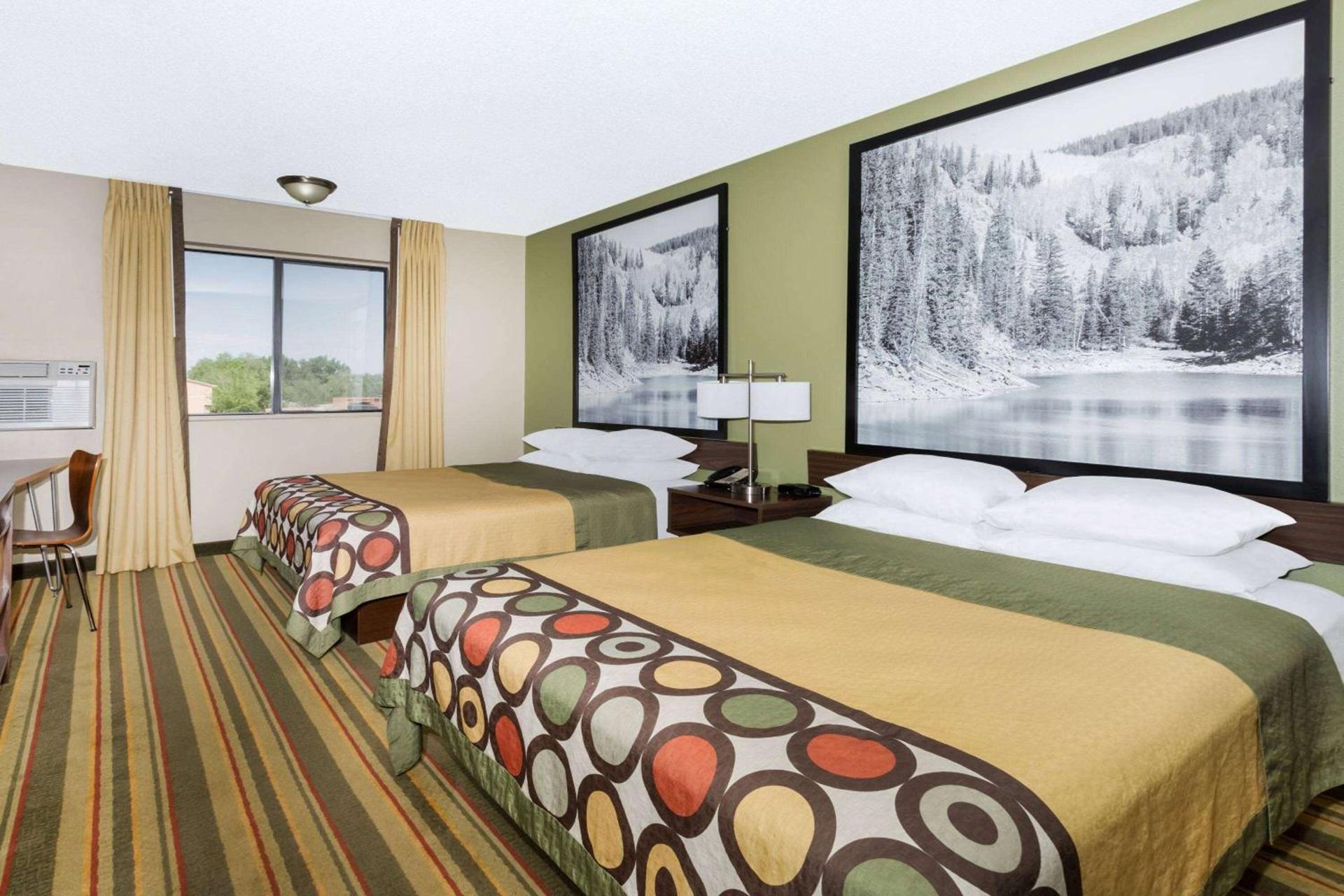 Super 8 by Wyndham Montrose photo 10