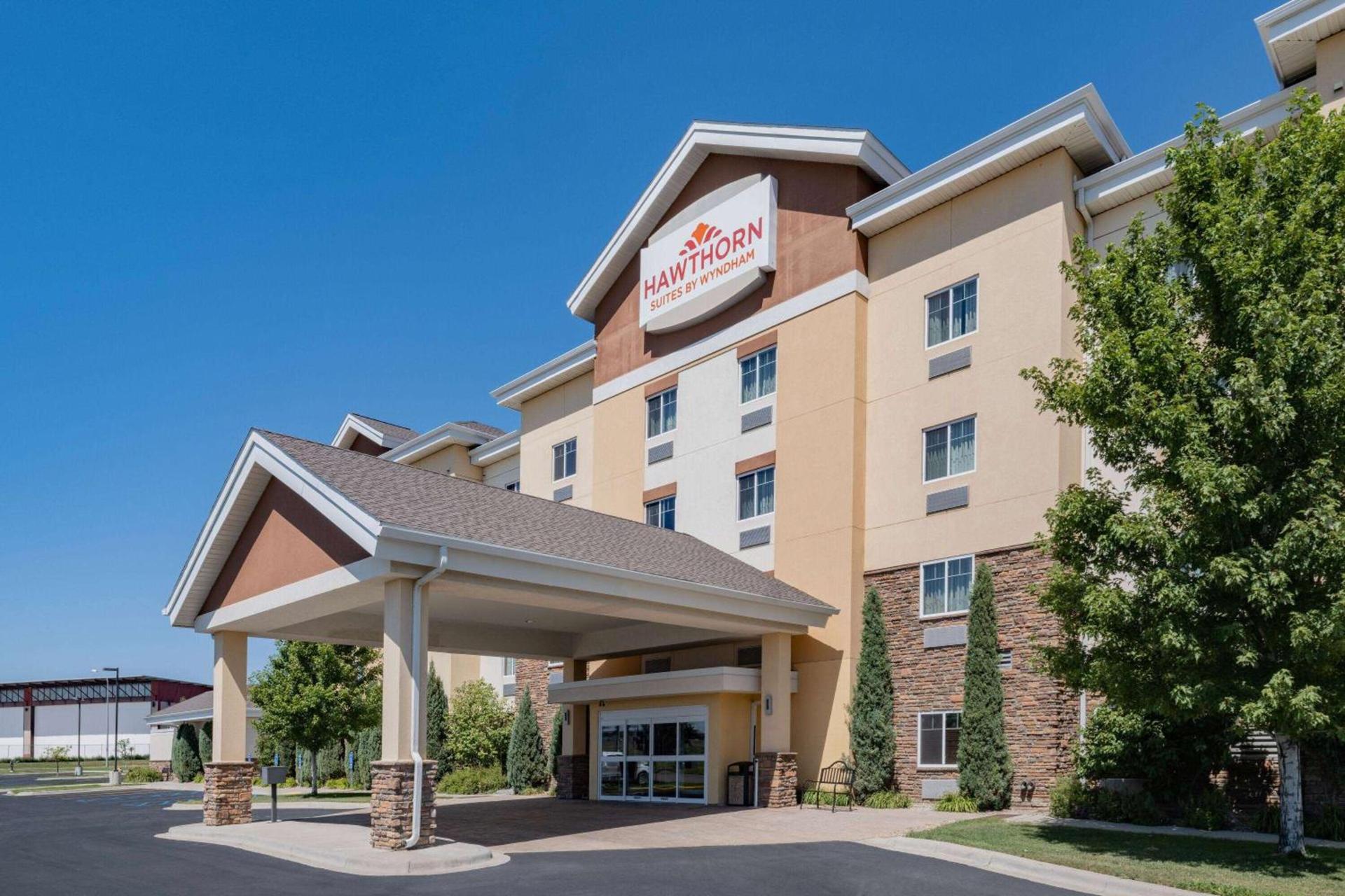 Hawthorn Suites by Wyndham Williston — hotel in Williston