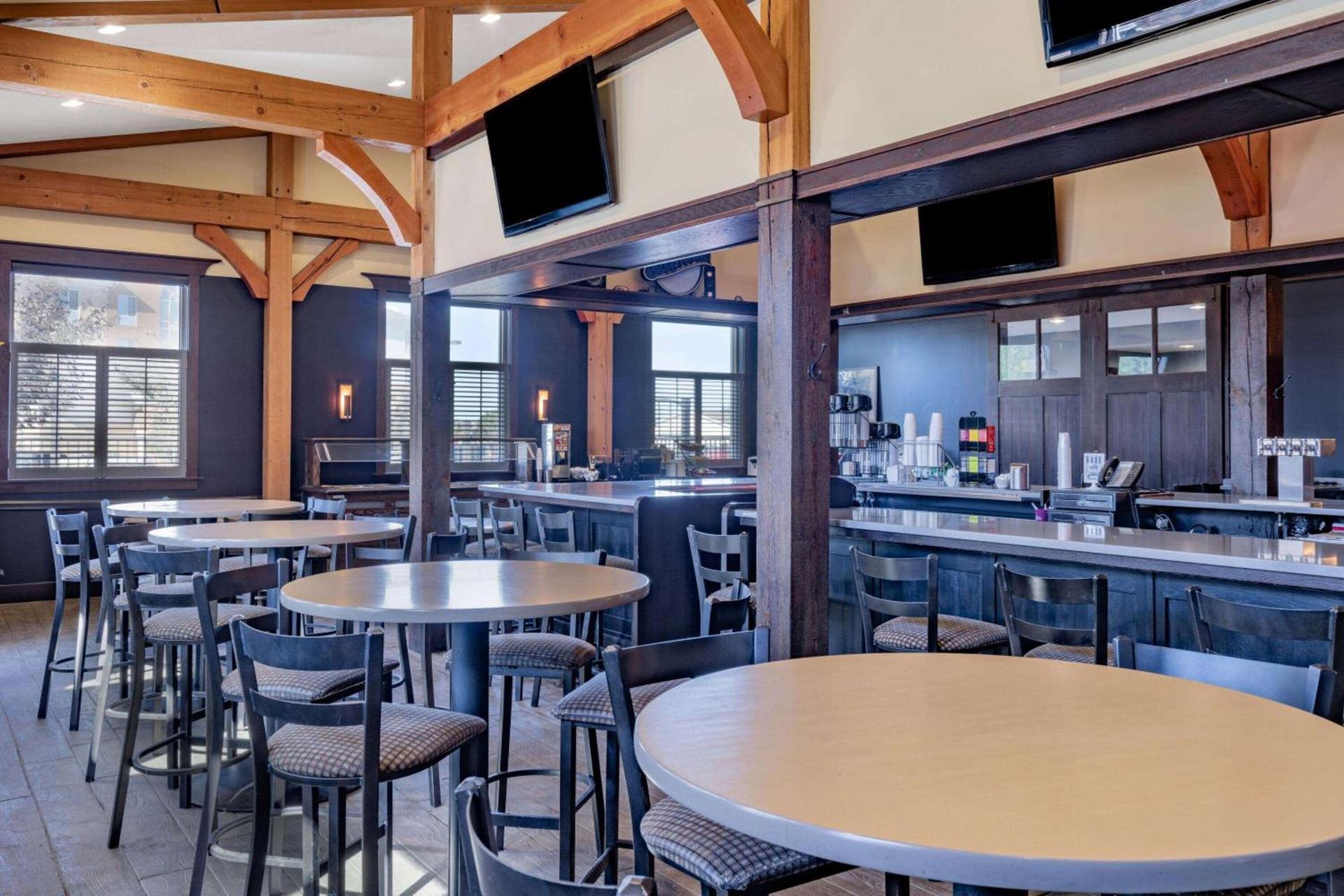Hawthorn Suites by Wyndham Williston photo 9