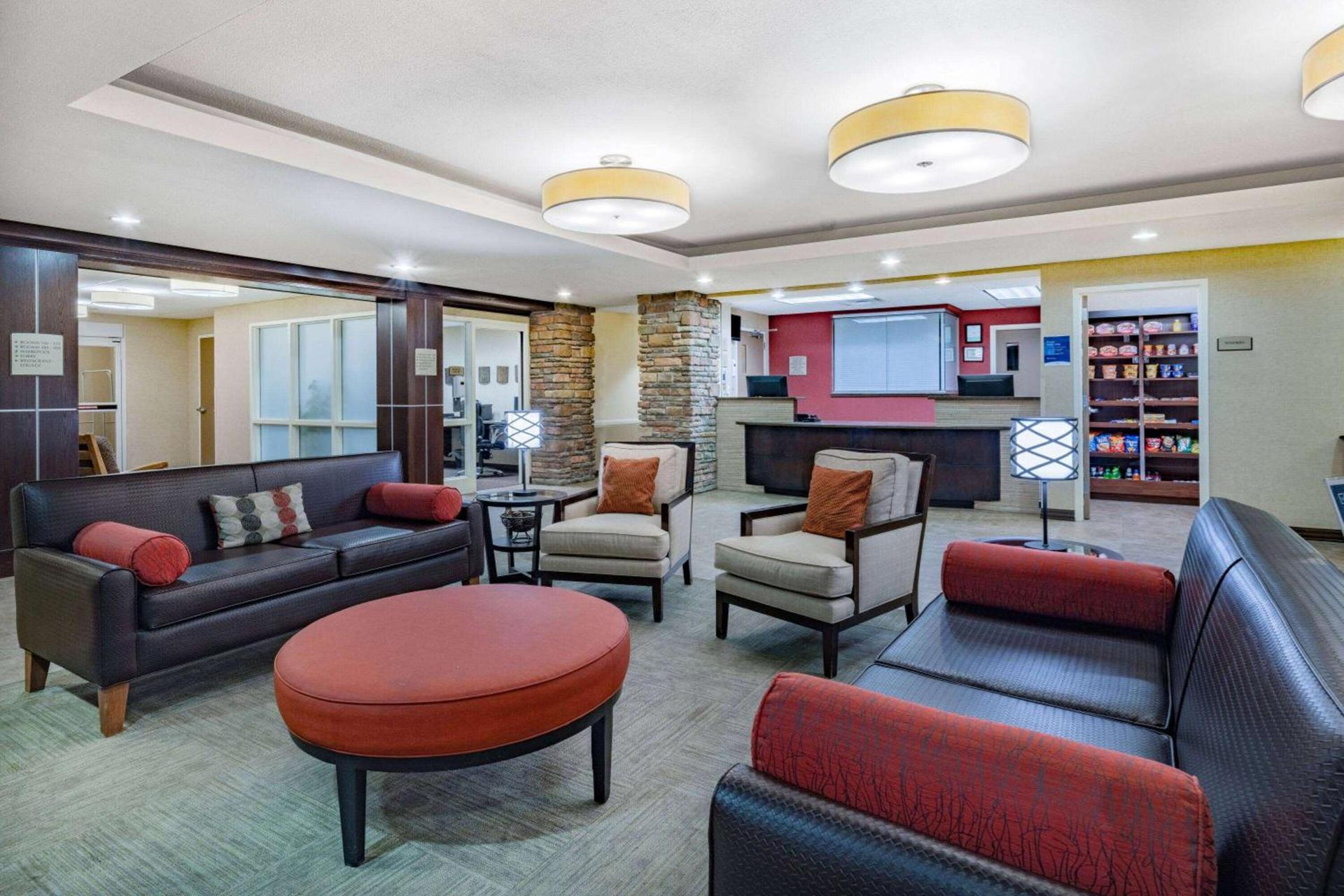Hawthorn Suites by Wyndham Williston photo 4