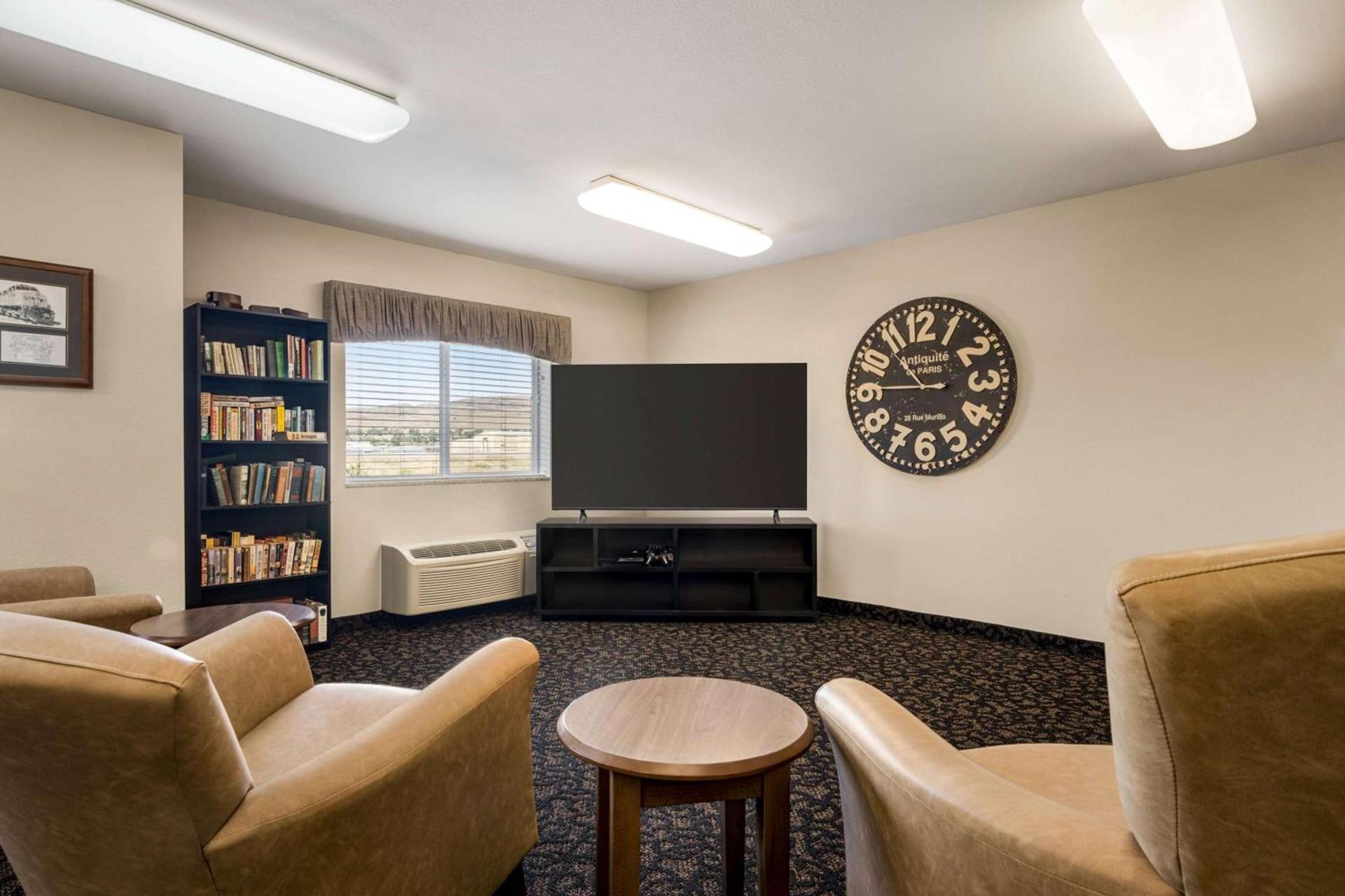 Baymont by Wyndham Rawlins photo 5