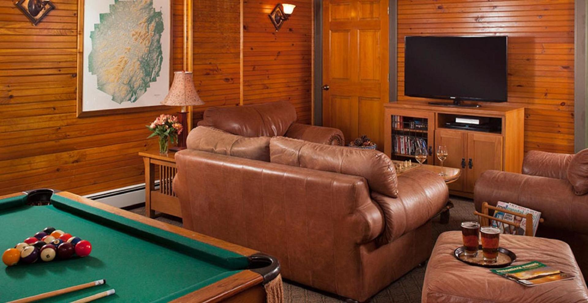Friends Lake Inn photo 48