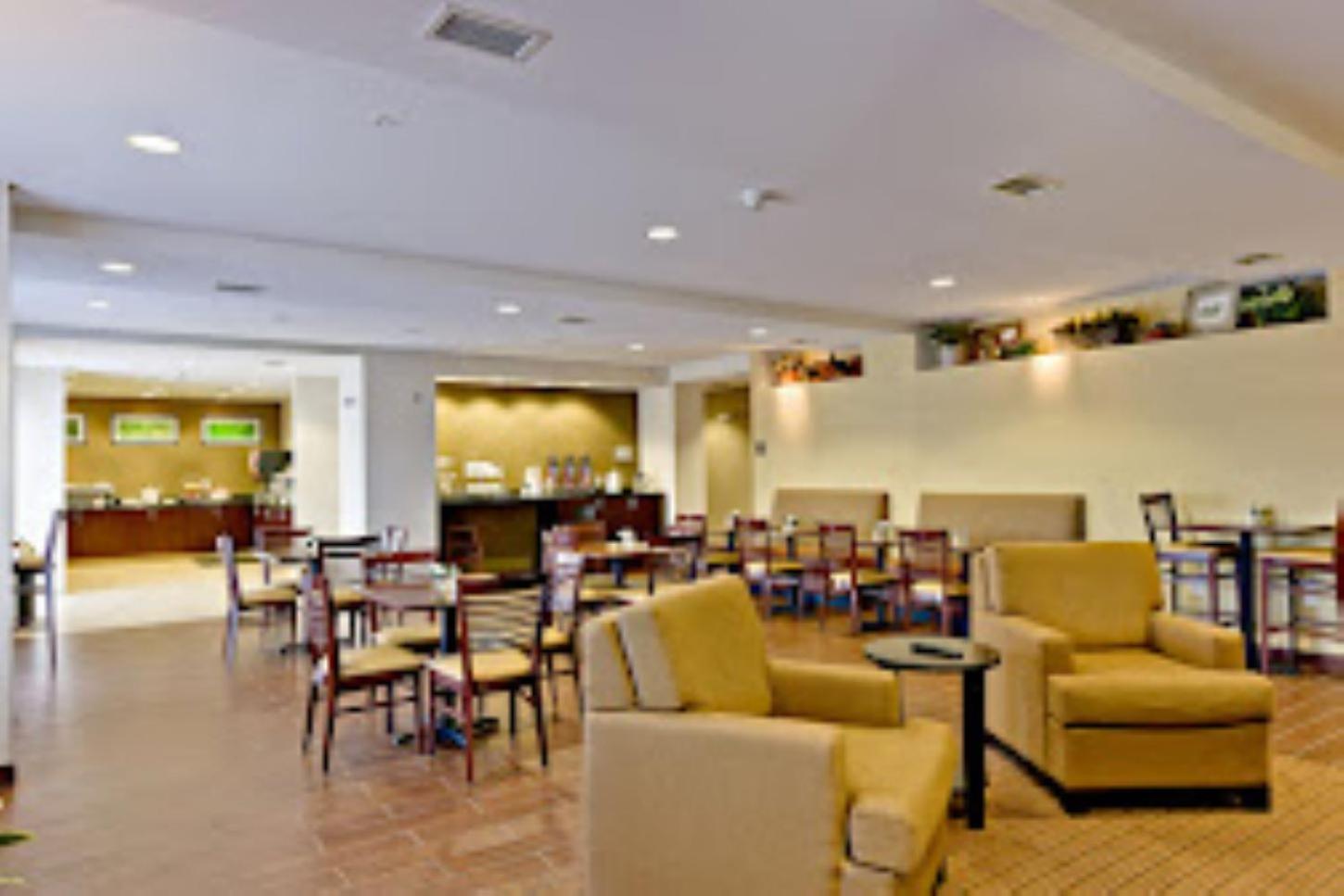 Wingate by Wyndham Jonesboro Hodge photo 26