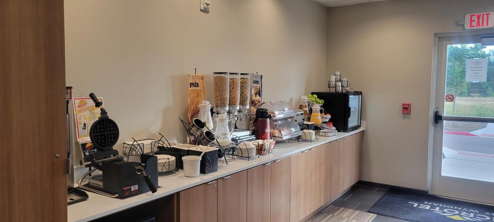 Microtel Inn & Suites by Wyndham Fountain Fort Carson photo 3