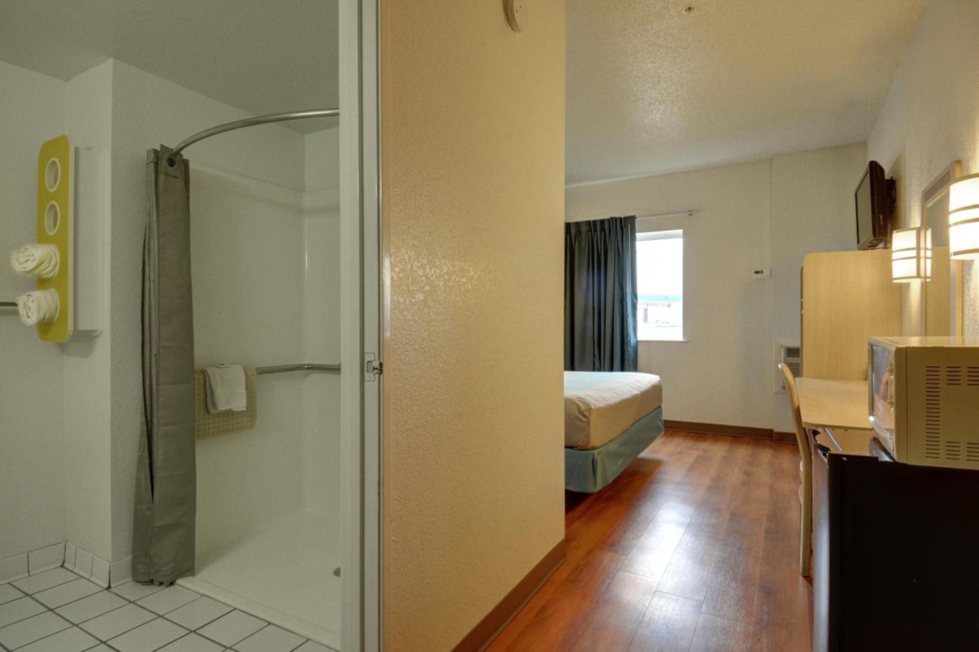 Motel 6-Denison, TX photo 41