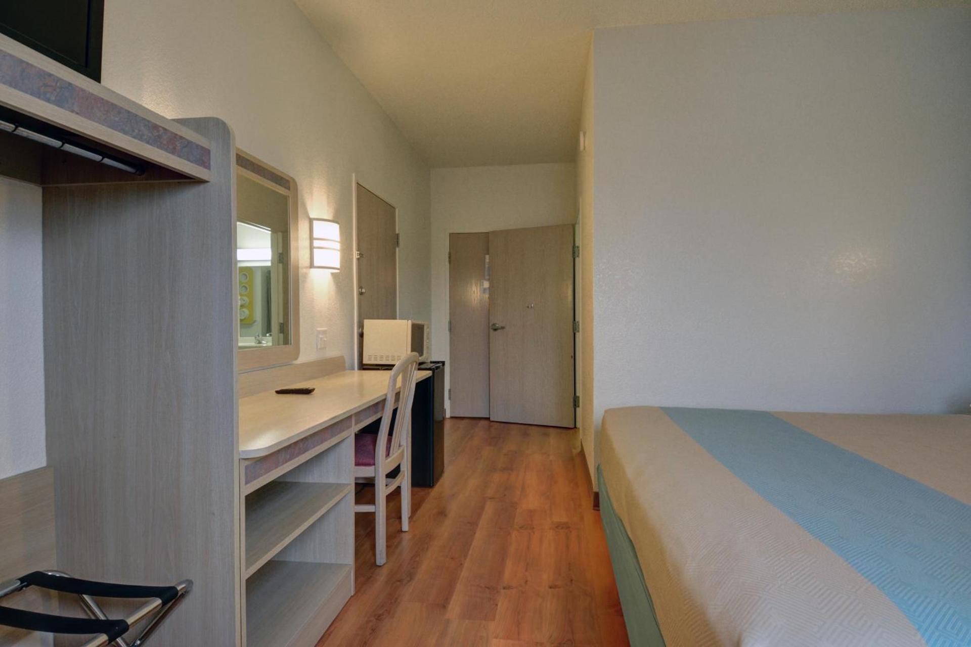 Motel 6-Denison, TX photo 38