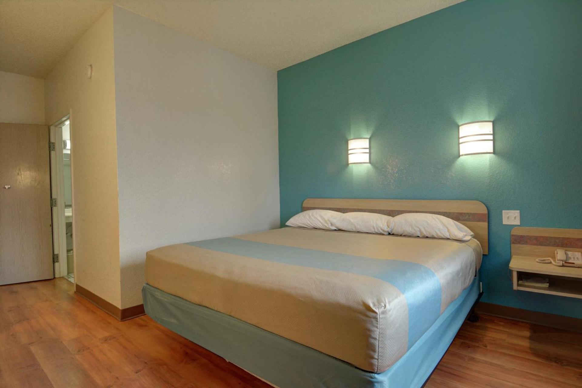 Motel 6-Denison, TX photo 37