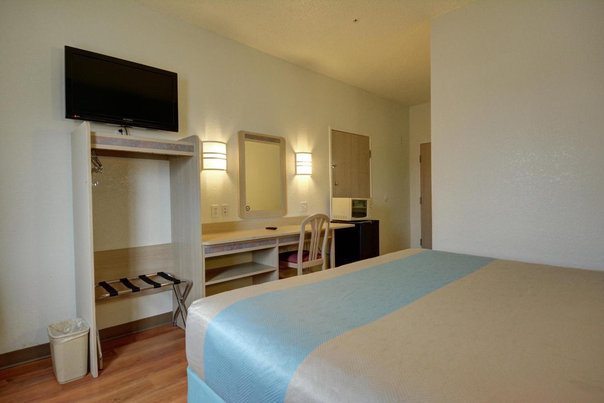 Motel 6-Denison, TX photo 42