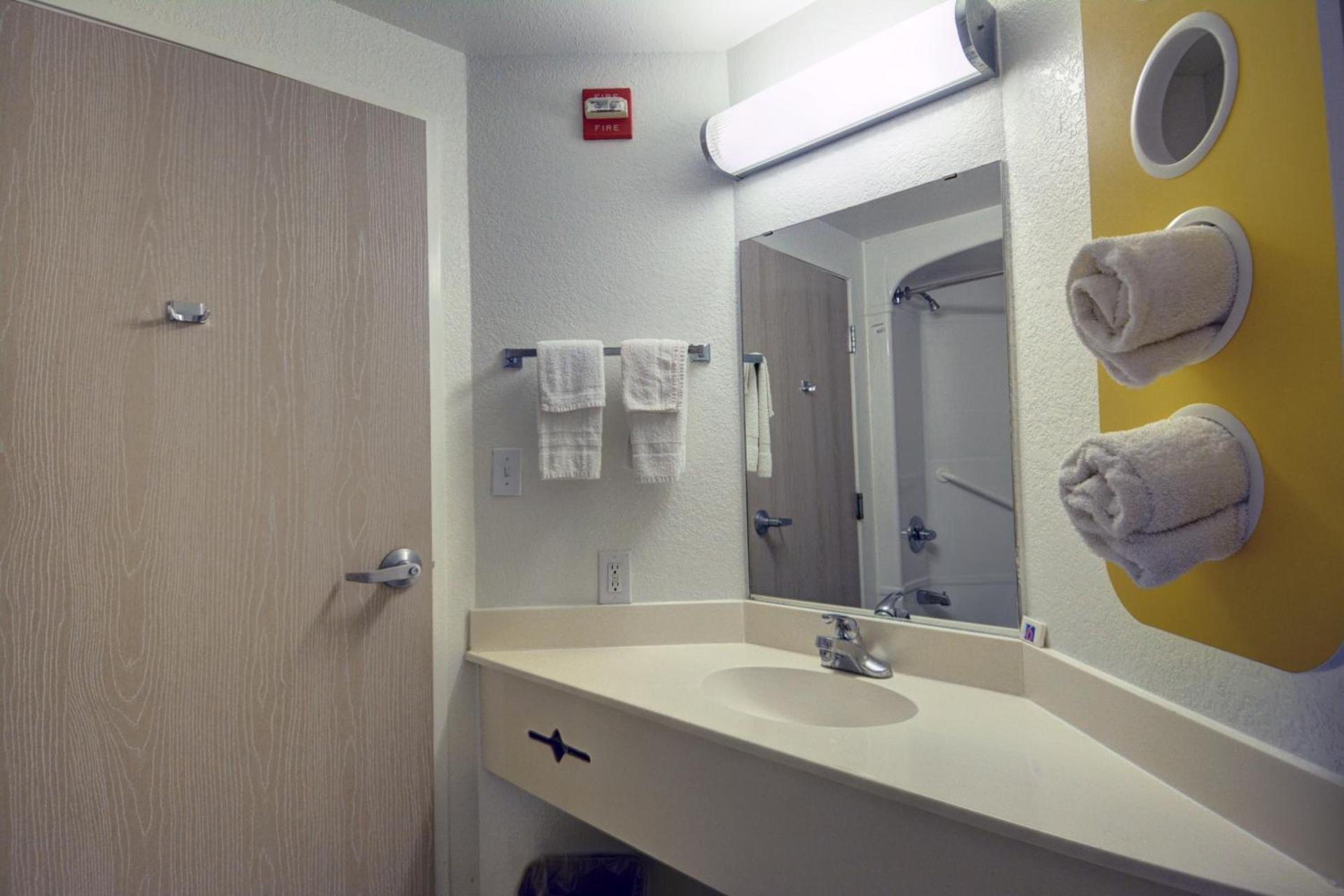 Motel 6-Denison, TX photo 56
