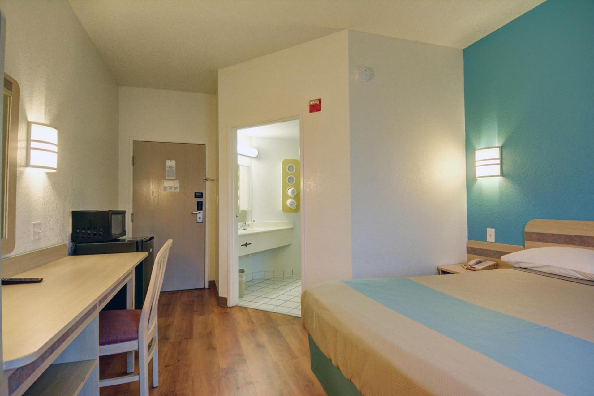 Motel 6-Denison, TX photo 43
