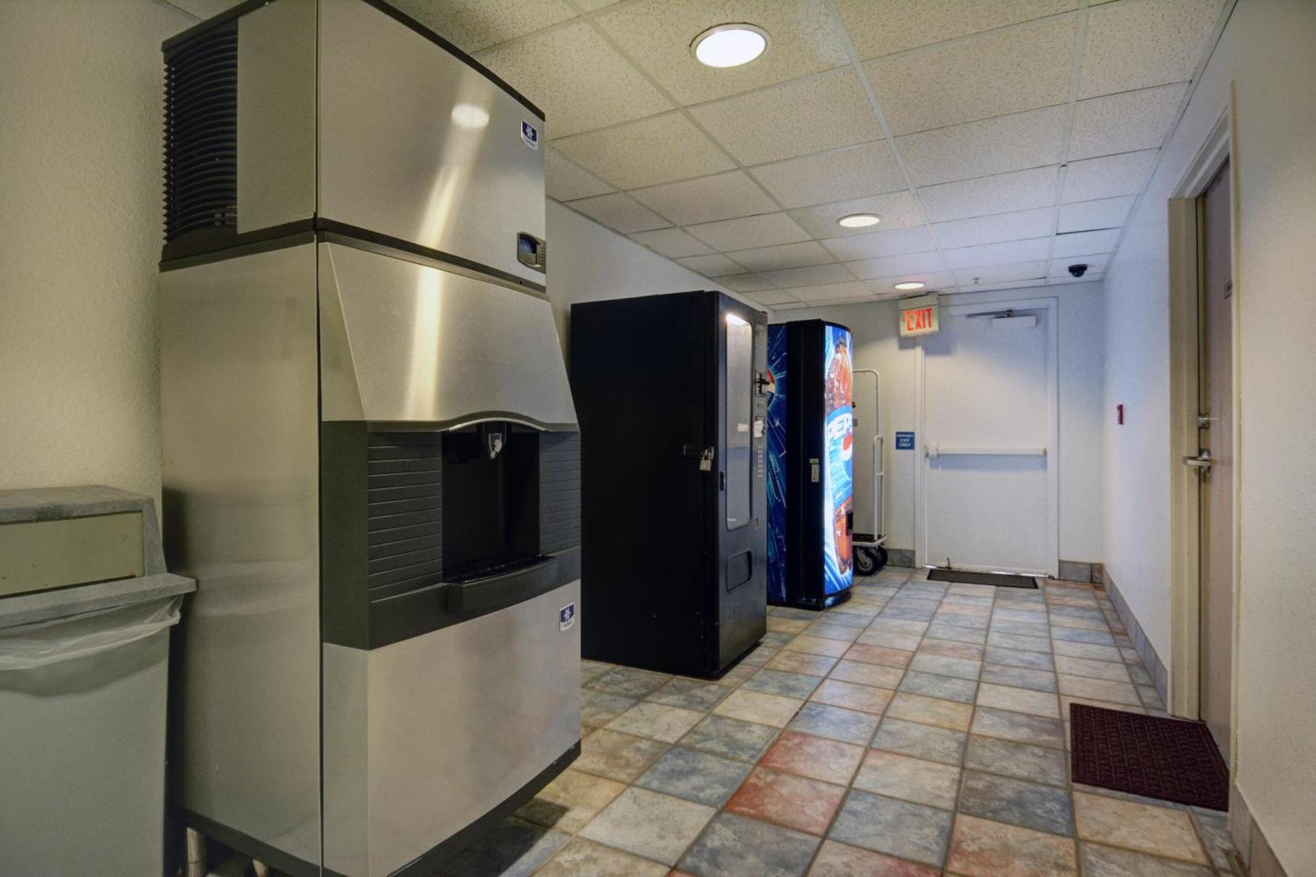 Motel 6-Denison, TX photo 59