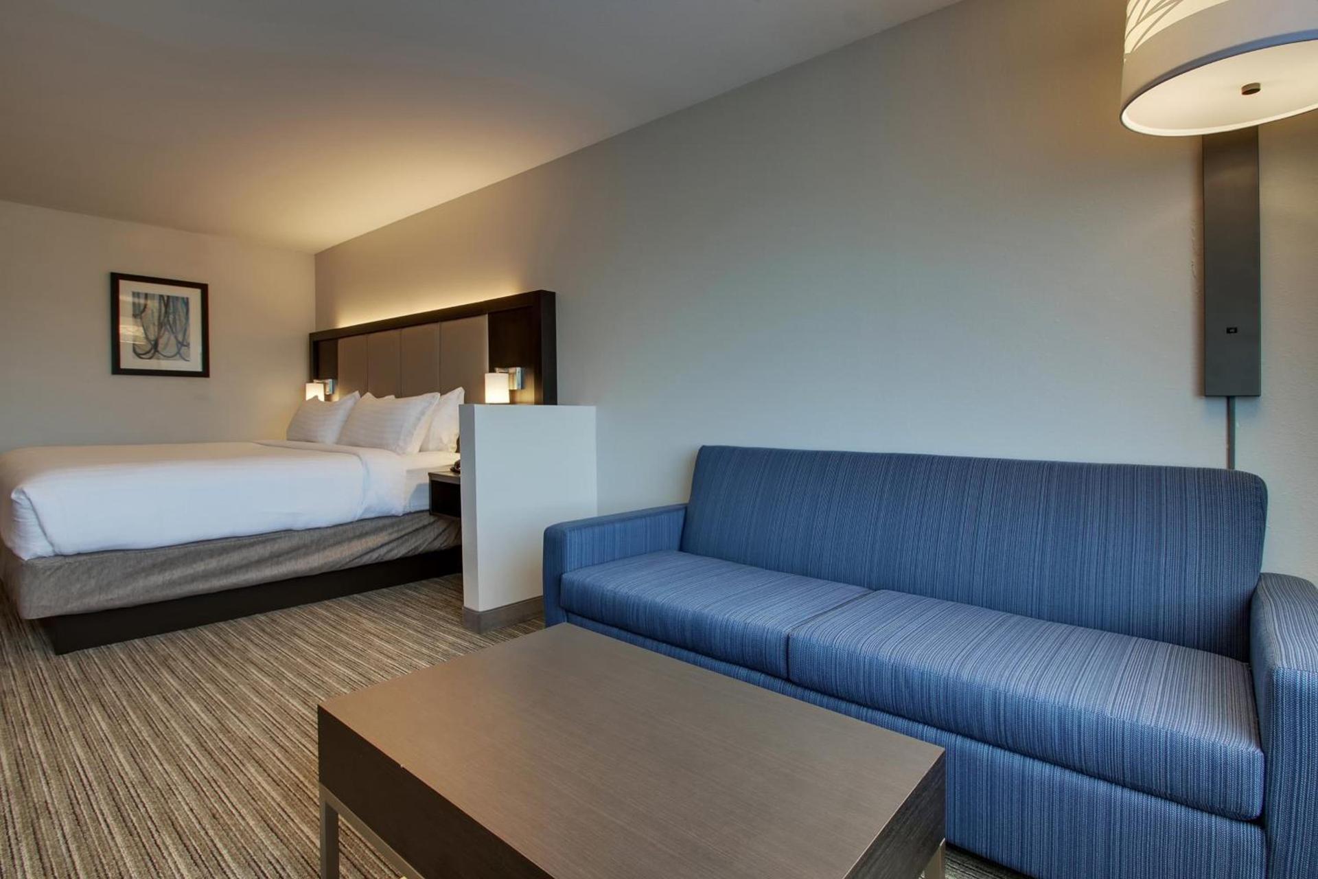 Holiday Inn Express & Suites - Mount Vernon by IHG photo 3