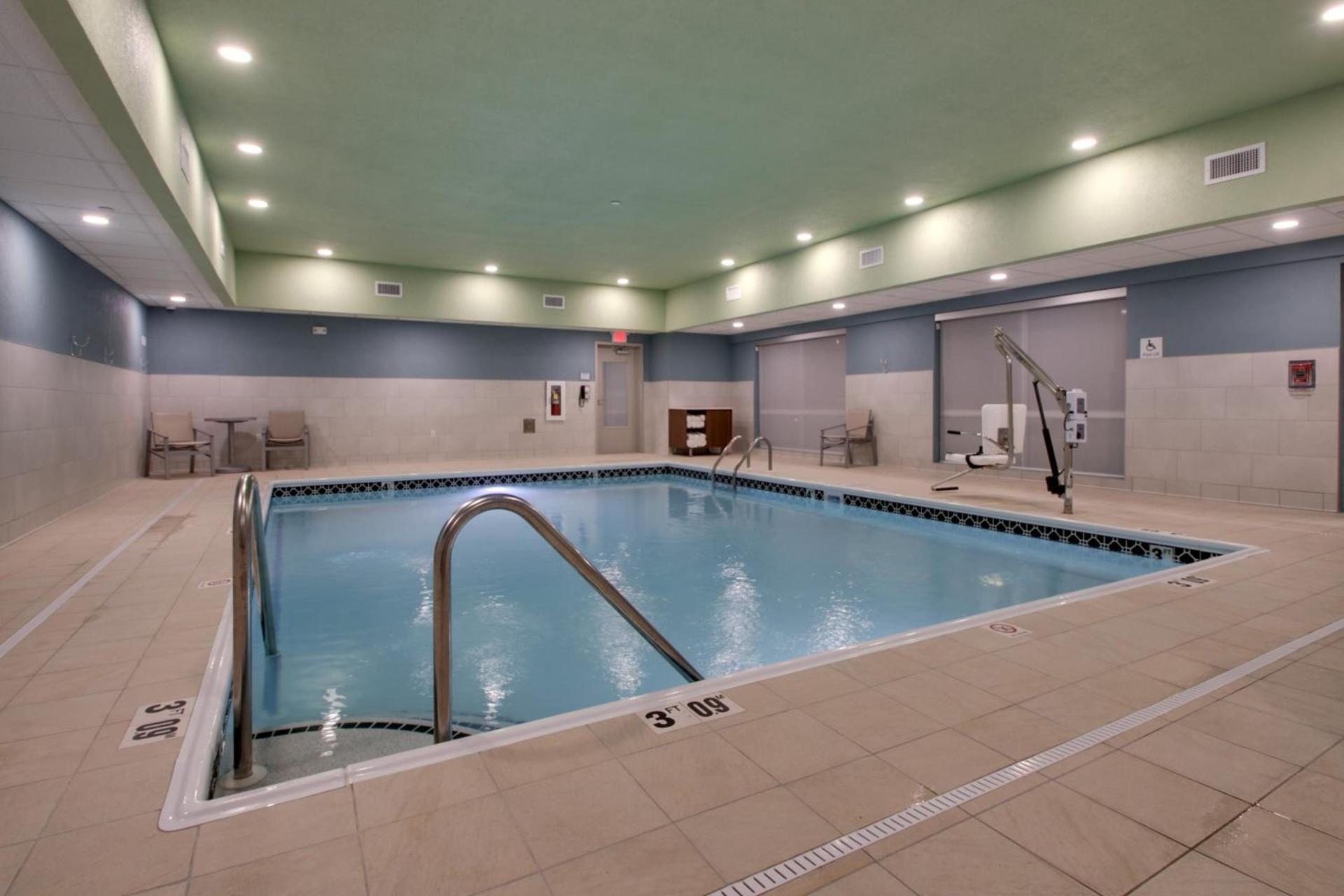 Holiday Inn Express & Suites - Mount Vernon by IHG photo 29