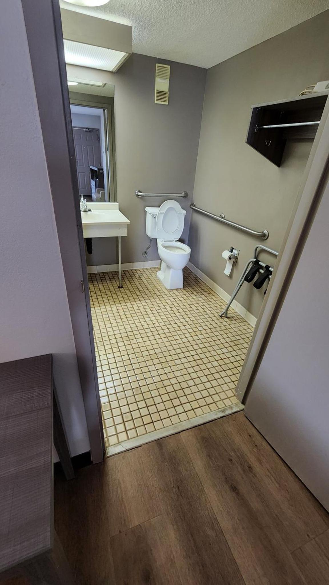 Red Roof Inn Perry photo 19