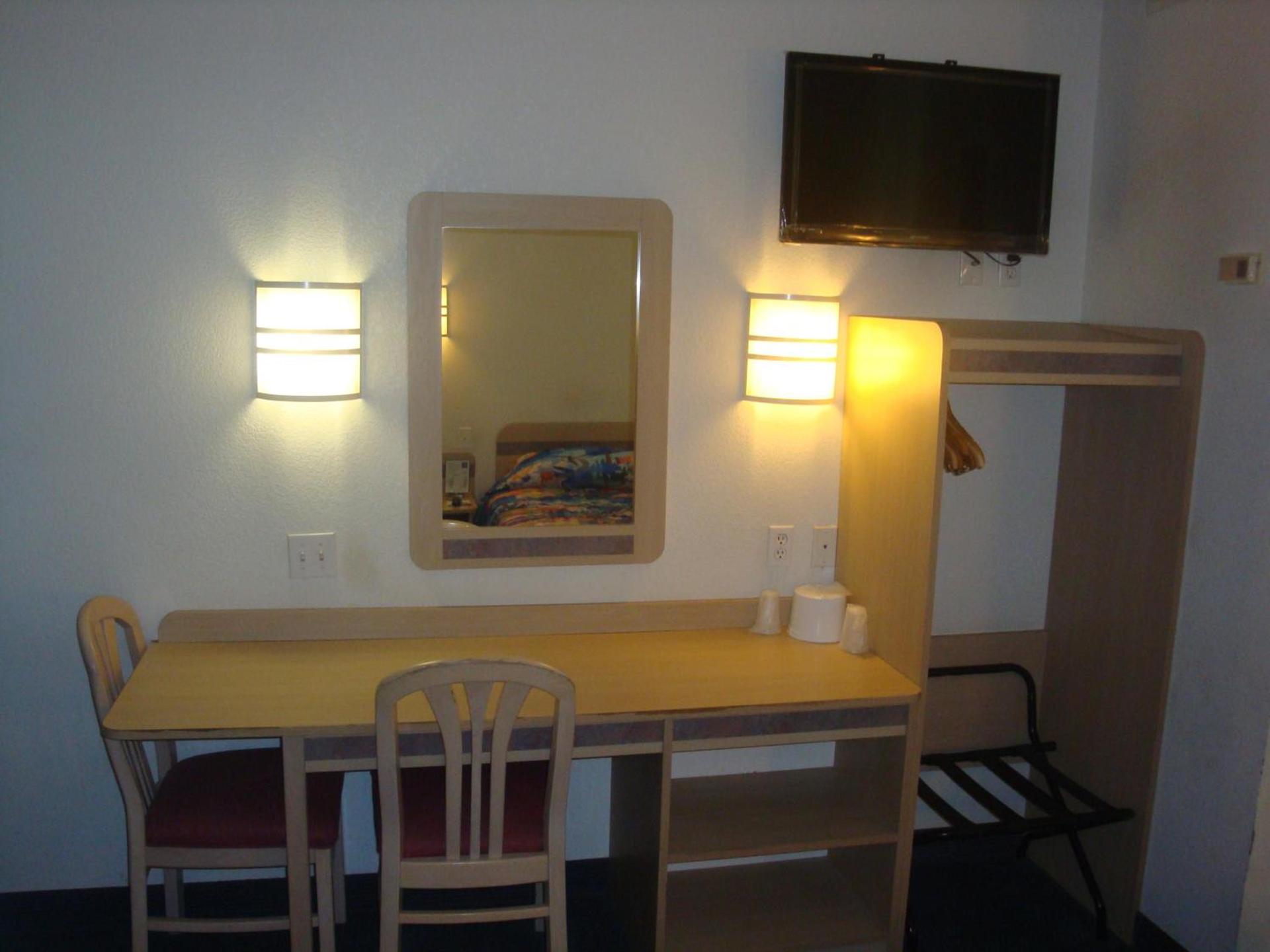 Lakeside Inn Lake Havasu City photo 41