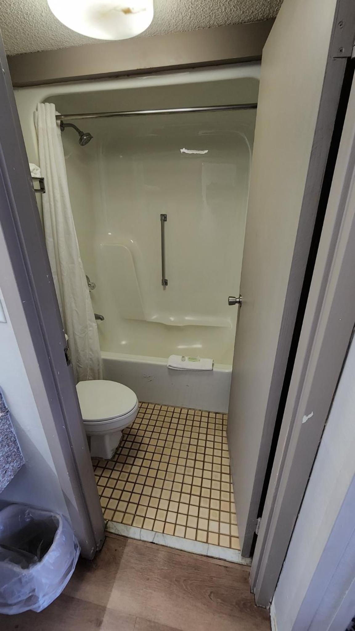 Red Roof Inn Perry photo 16