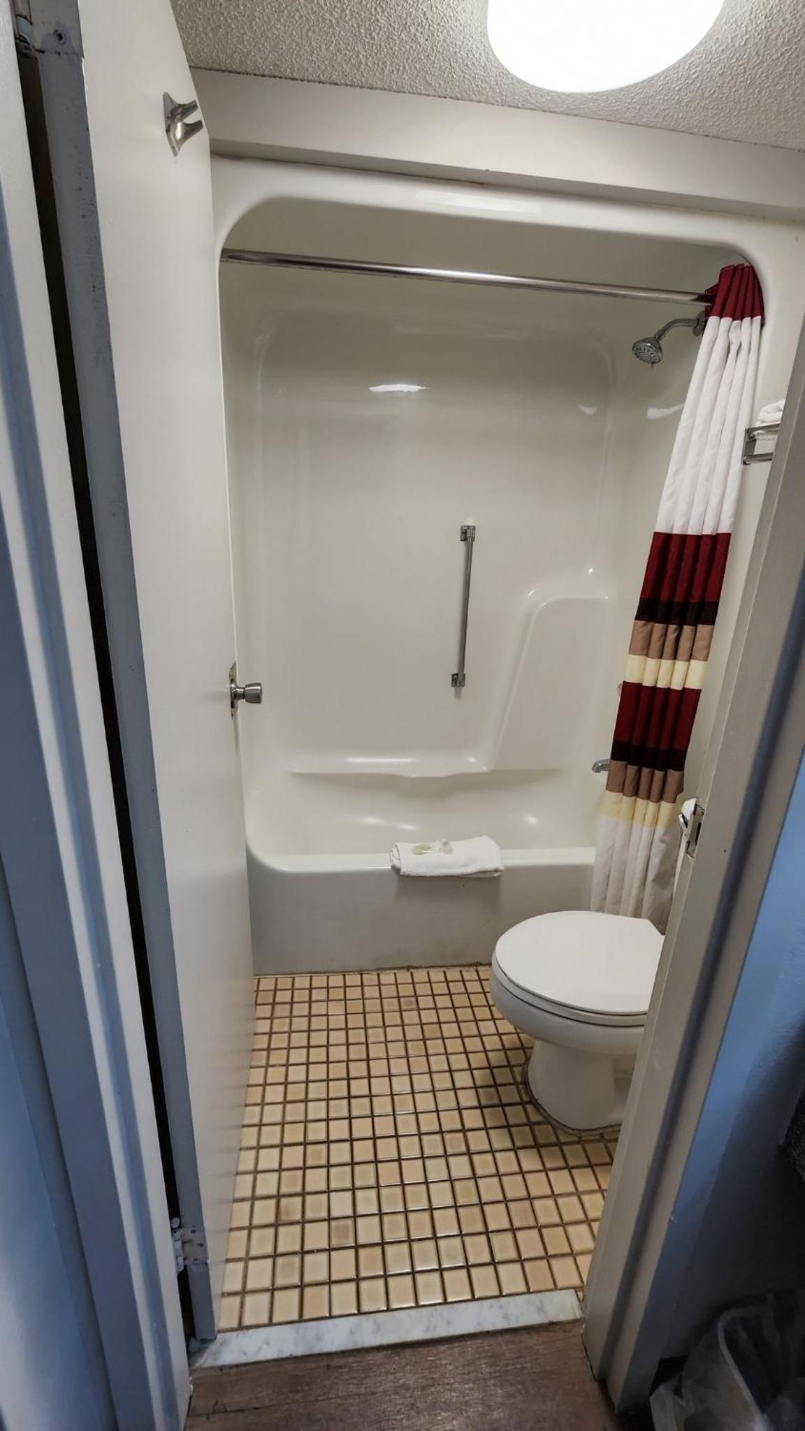 Red Roof Inn Perry photo 18