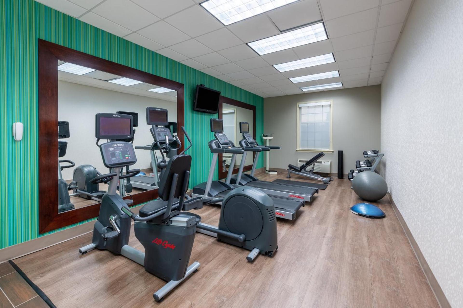 Holiday Inn Express State College at Williamsburg Square by IHG photo 40