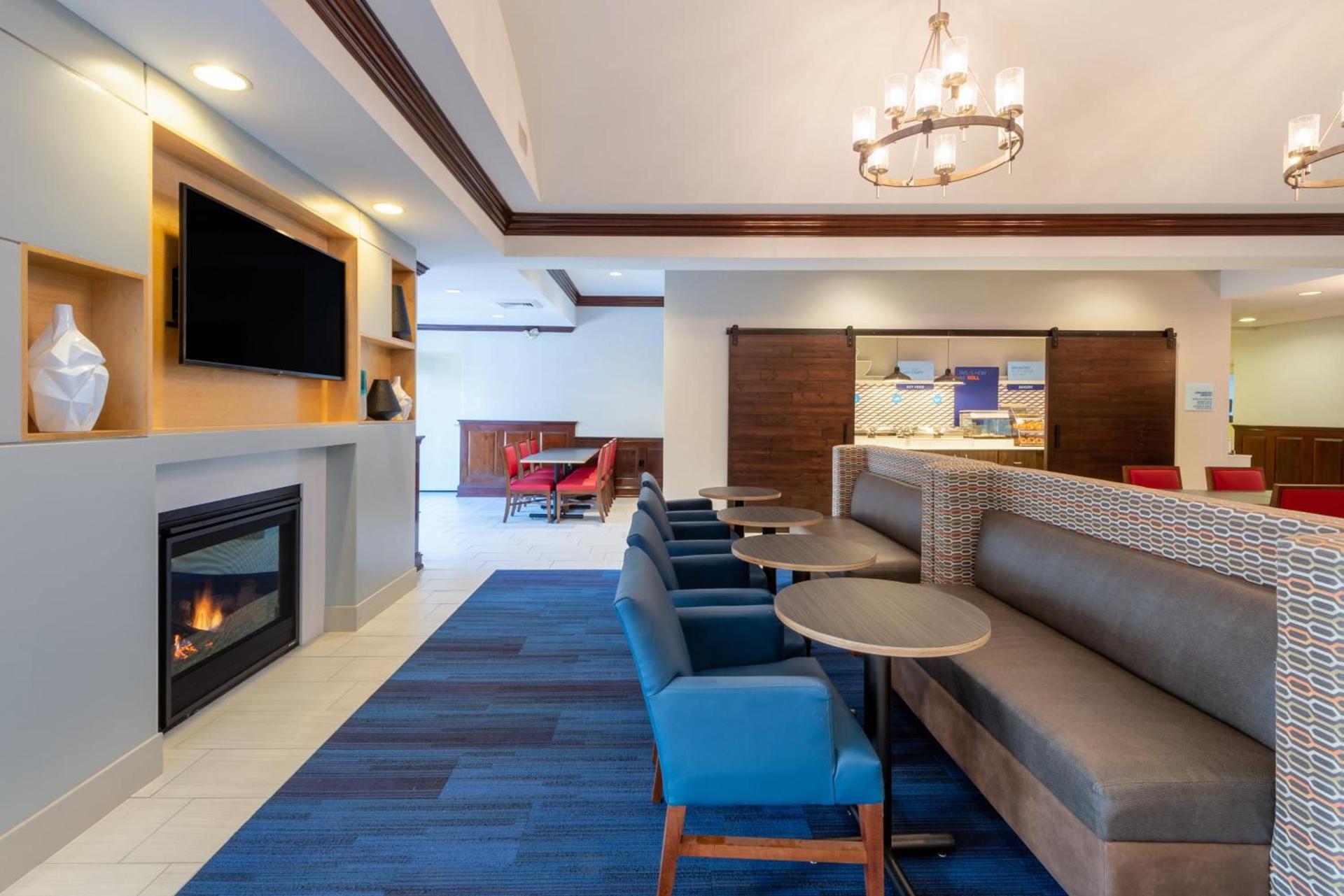 Holiday Inn Express State College at Williamsburg Square by IHG photo 18