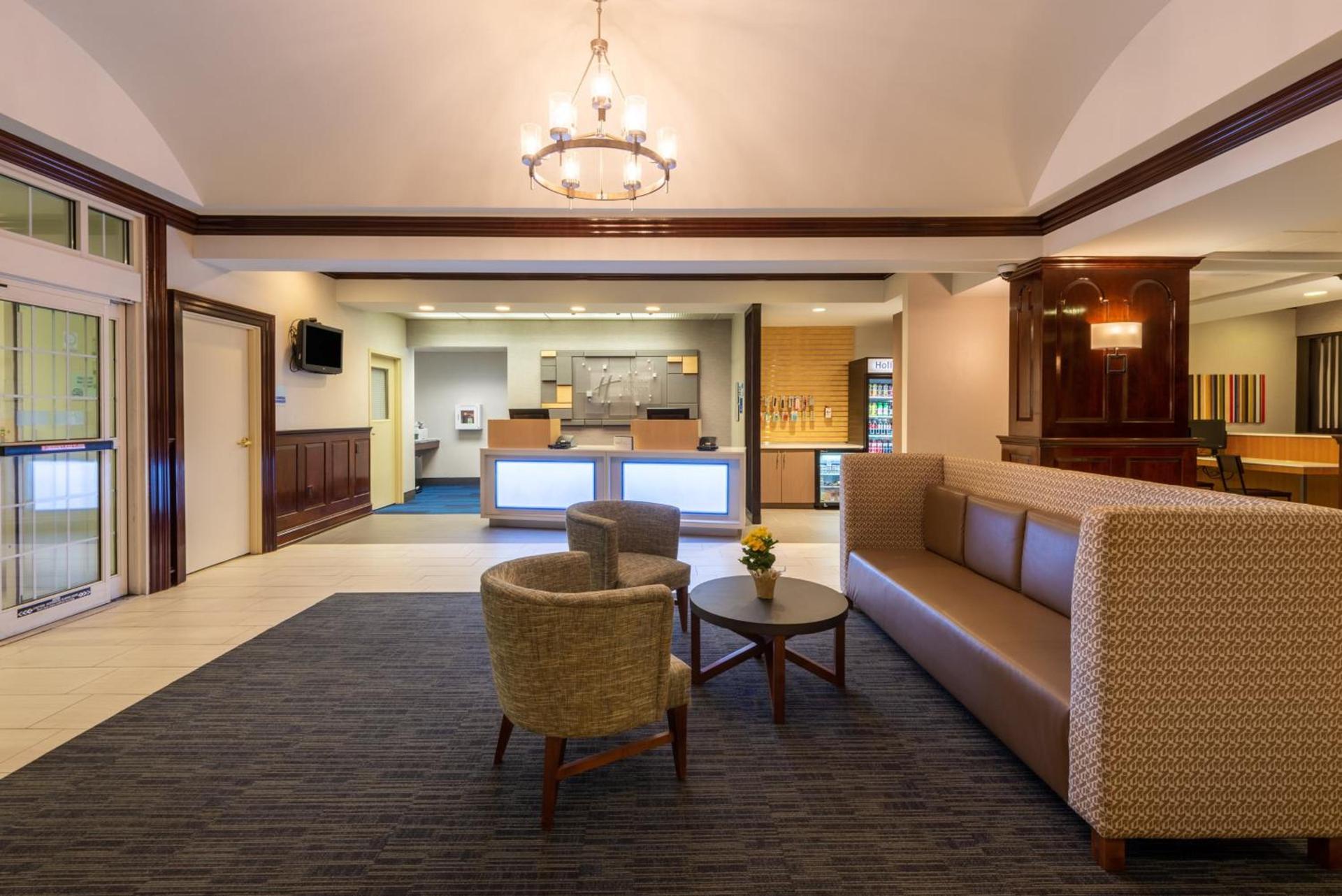 Holiday Inn Express State College at Williamsburg Square by IHG photo 6