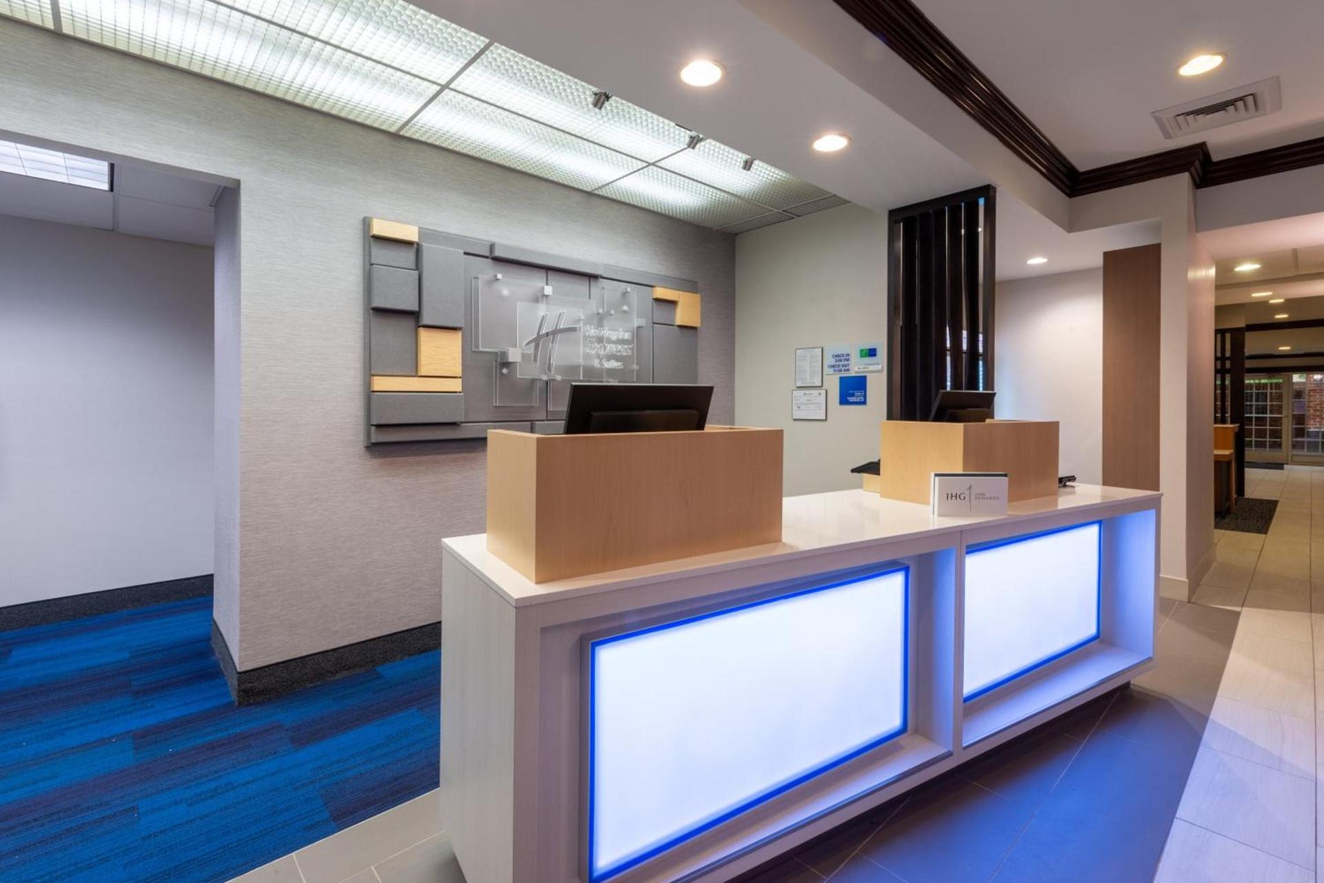 Holiday Inn Express State College at Williamsburg Square by IHG photo 7