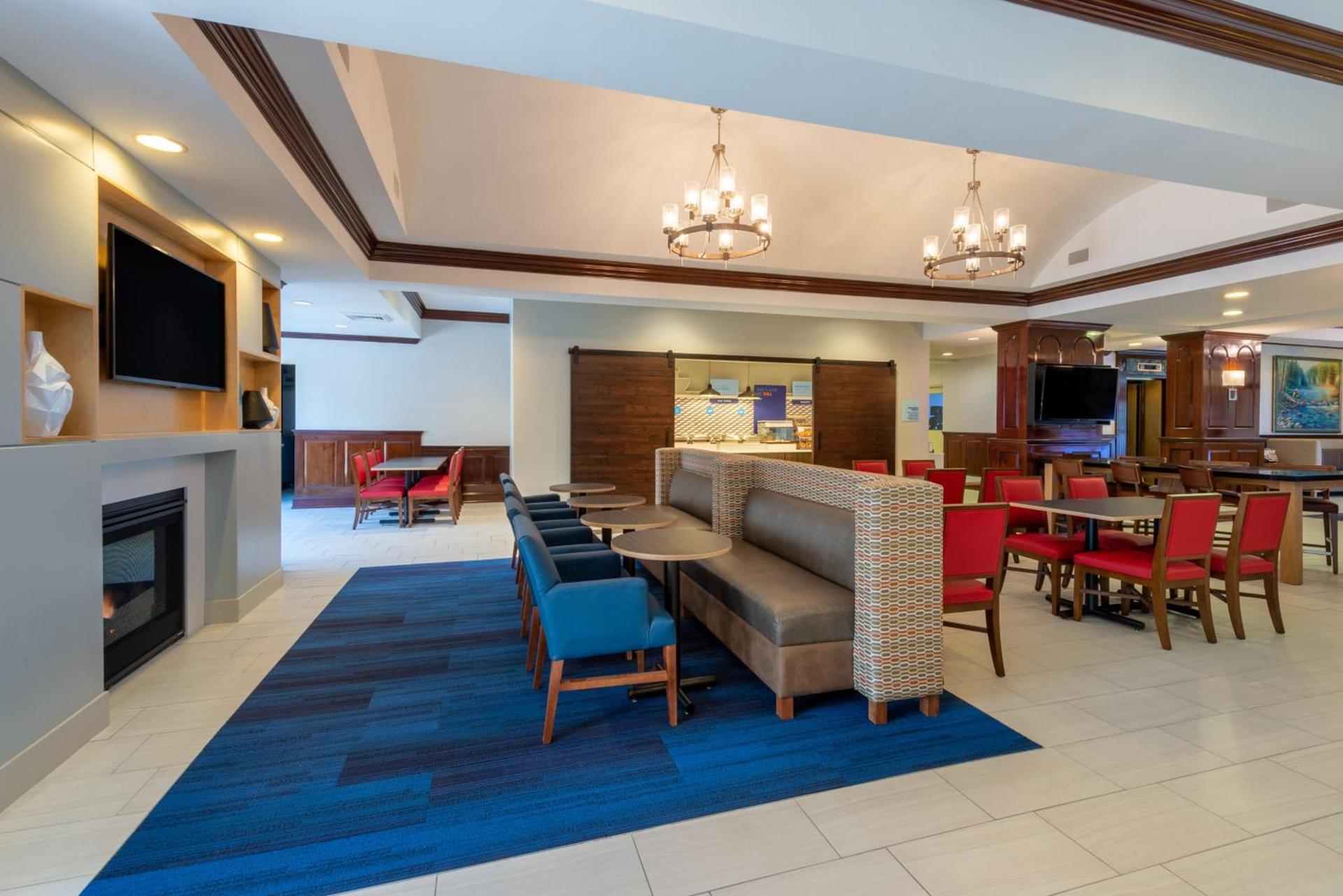 Holiday Inn Express State College at Williamsburg Square by IHG photo 44