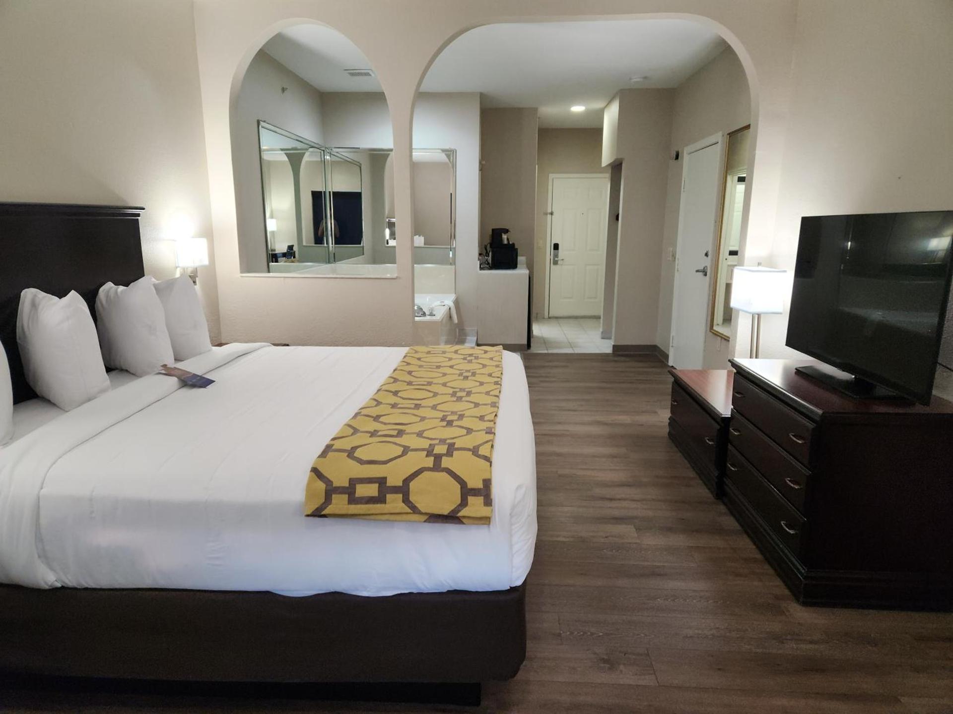 Baymont by Wyndham Houston Brookhollow photo 77