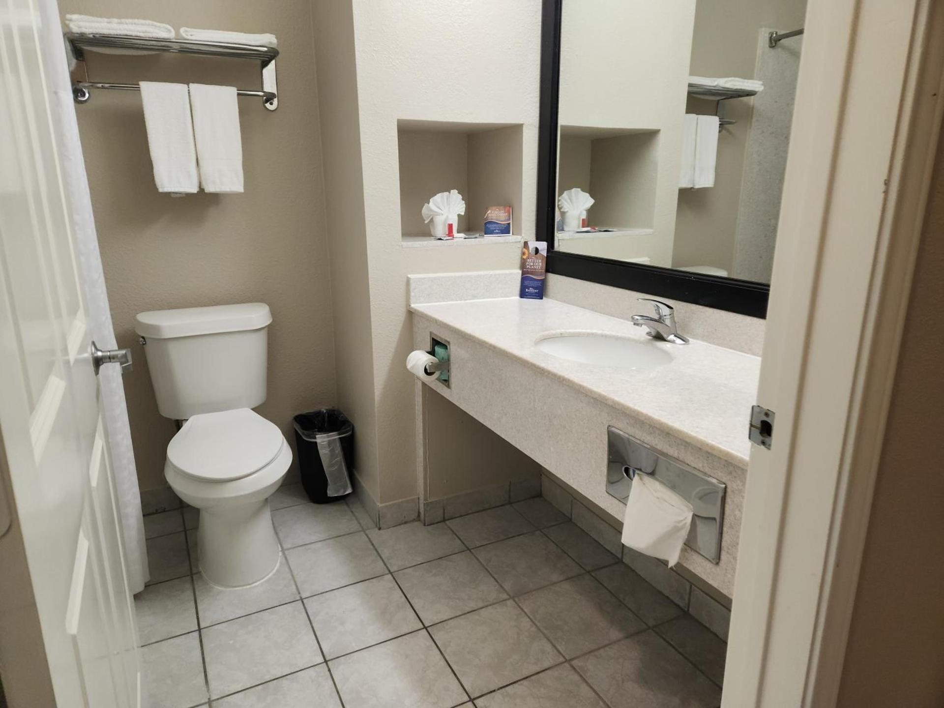 Baymont by Wyndham Houston Brookhollow photo 92