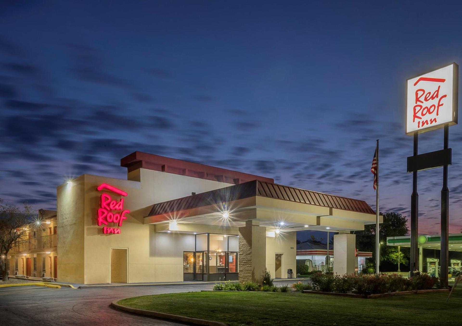 Red Roof Inn Bloomington - Normal/University photo 2