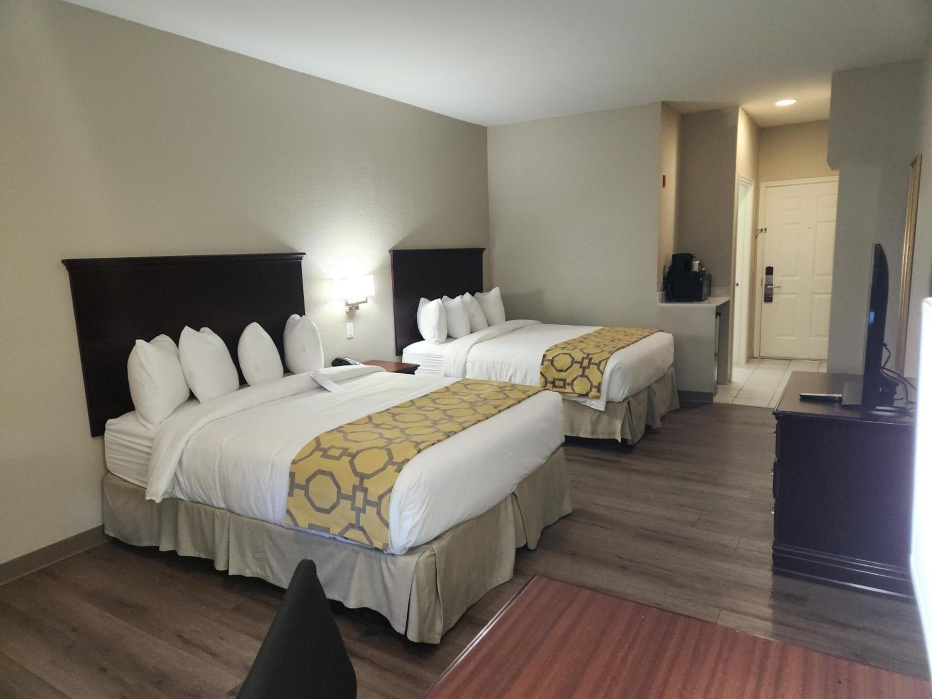 Baymont by Wyndham Houston Brookhollow photo 82