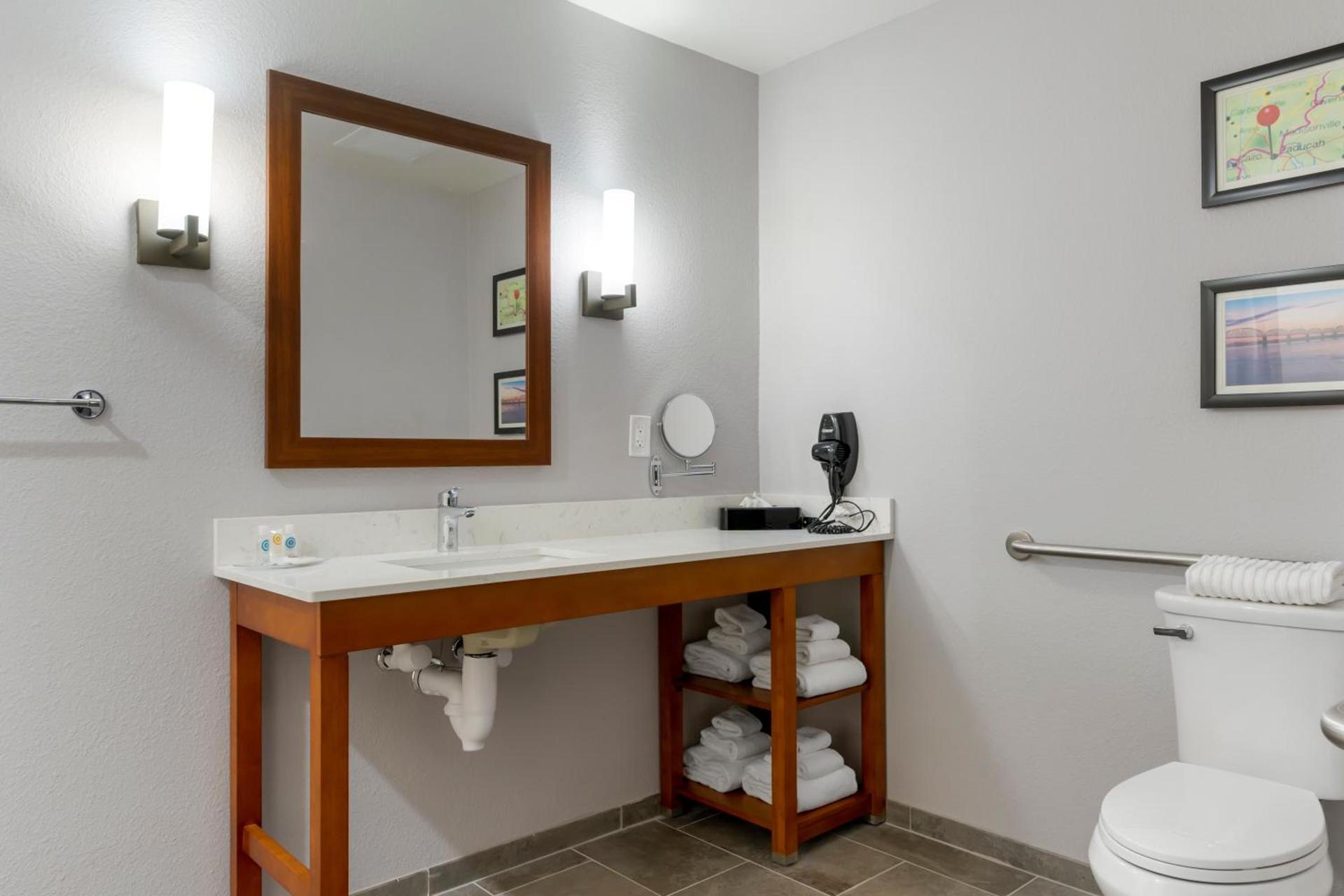 Comfort Suites Paducah Mall Area photo 72