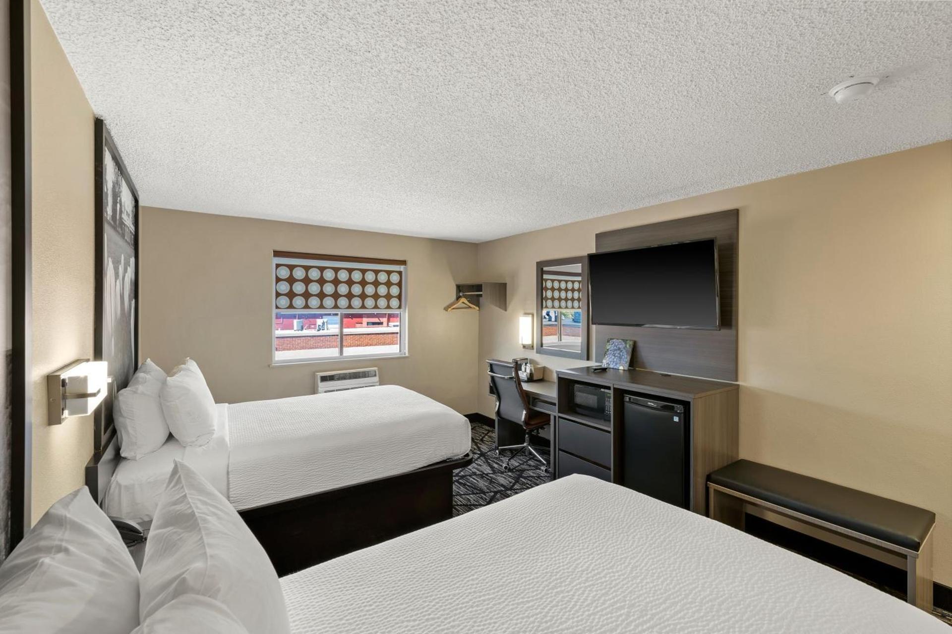 Super 8 by Wyndham Charlottesville photo 51