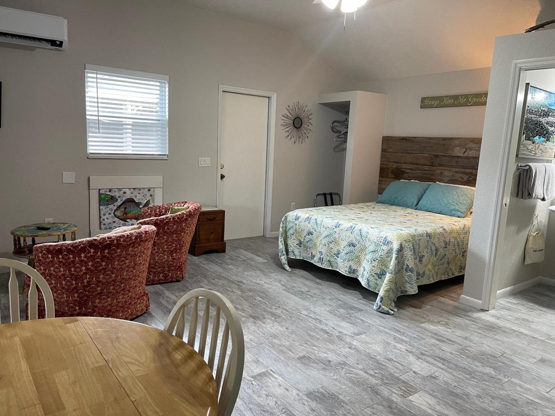 Nature Coast Inn & Cottages photo 49